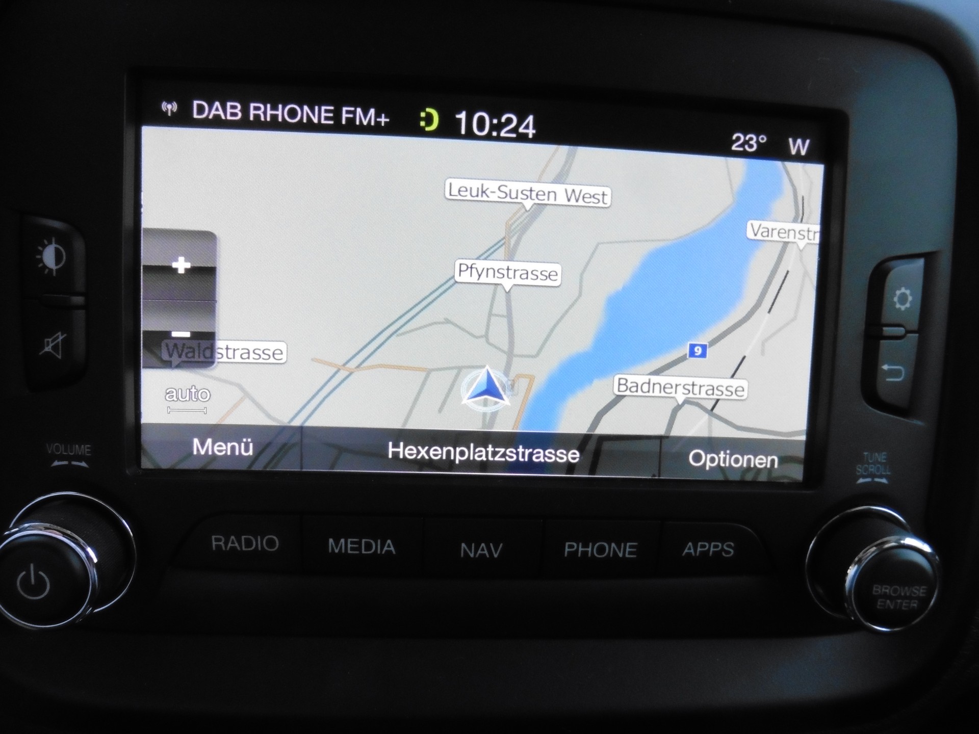 JEEP Renegade 1.4 Turbo Limited AWD-image-13