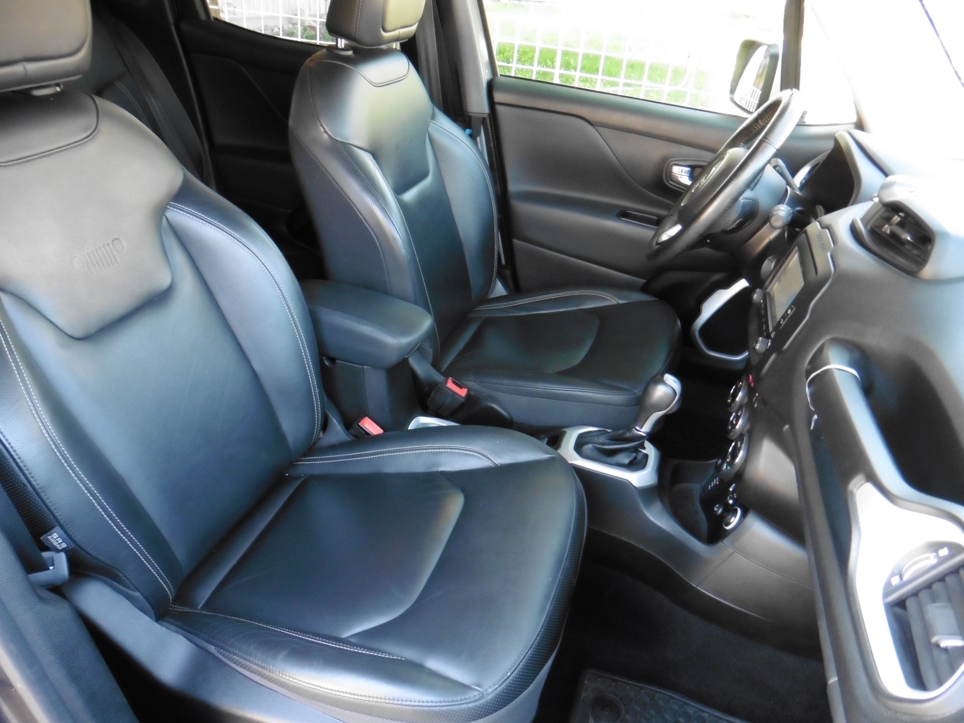 JEEP Renegade 1.4 Turbo Limited AWD-image-21
