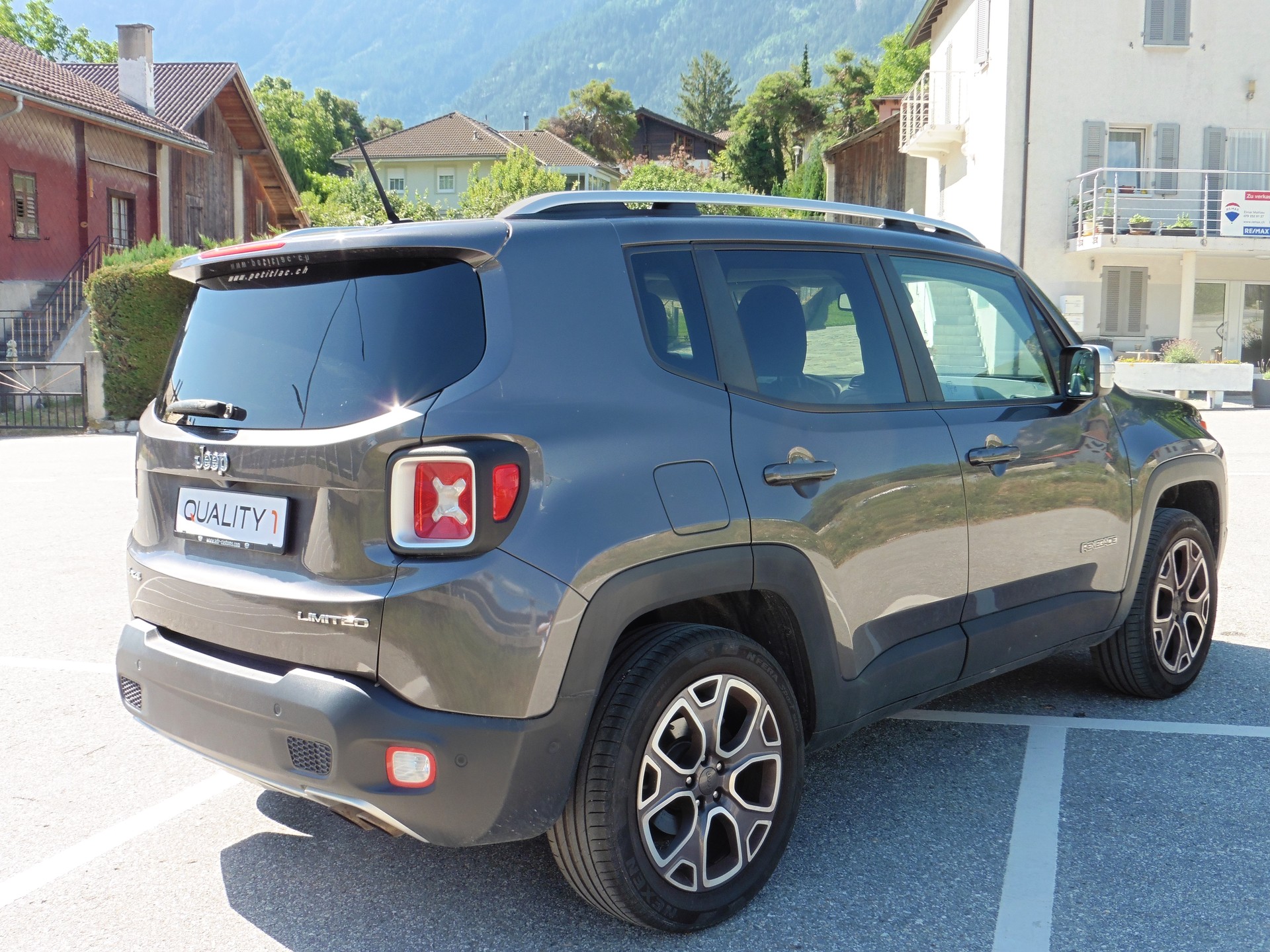 JEEP Renegade 1.4 Turbo Limited AWD-image-9