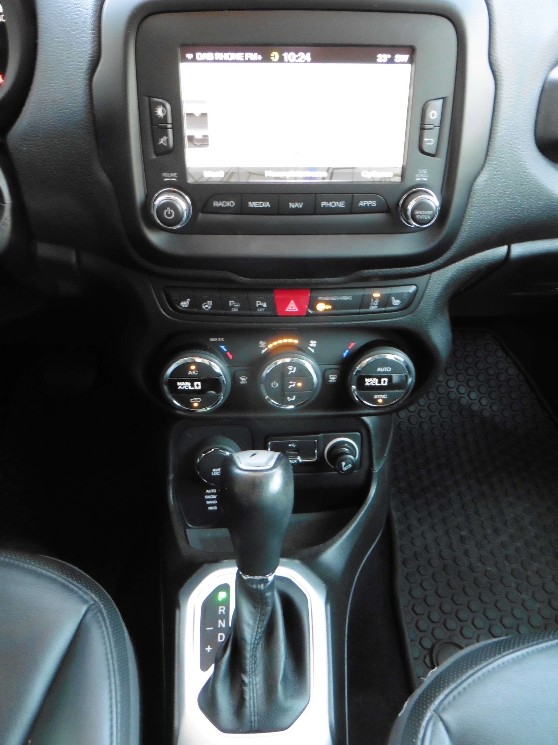 JEEP Renegade 1.4 Turbo Limited AWD-image-12
