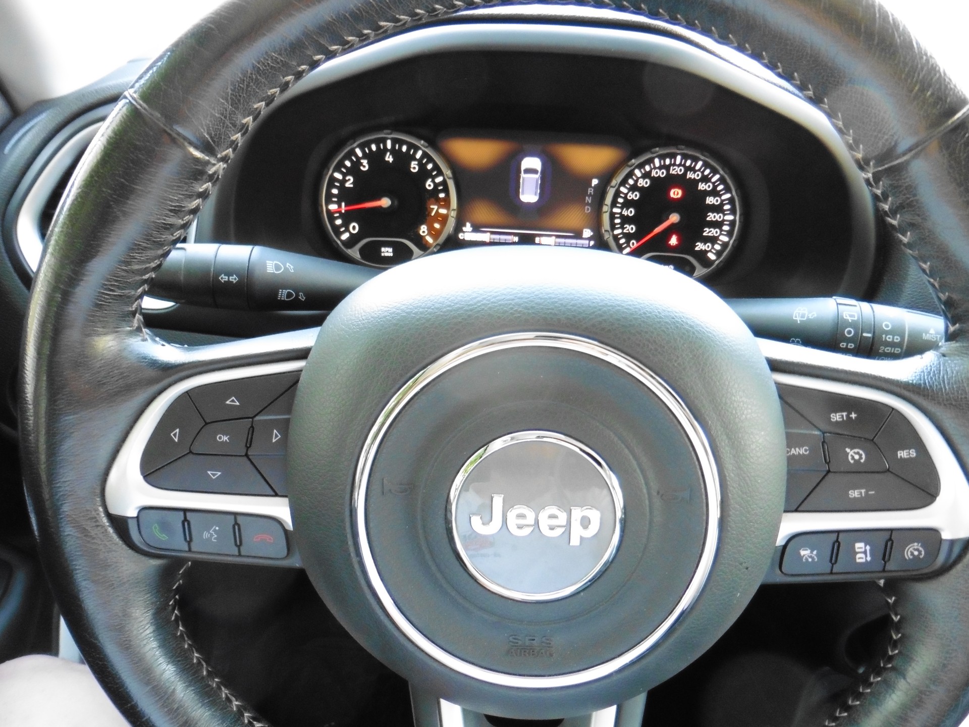JEEP Renegade 1.4 Turbo Limited AWD-image-17
