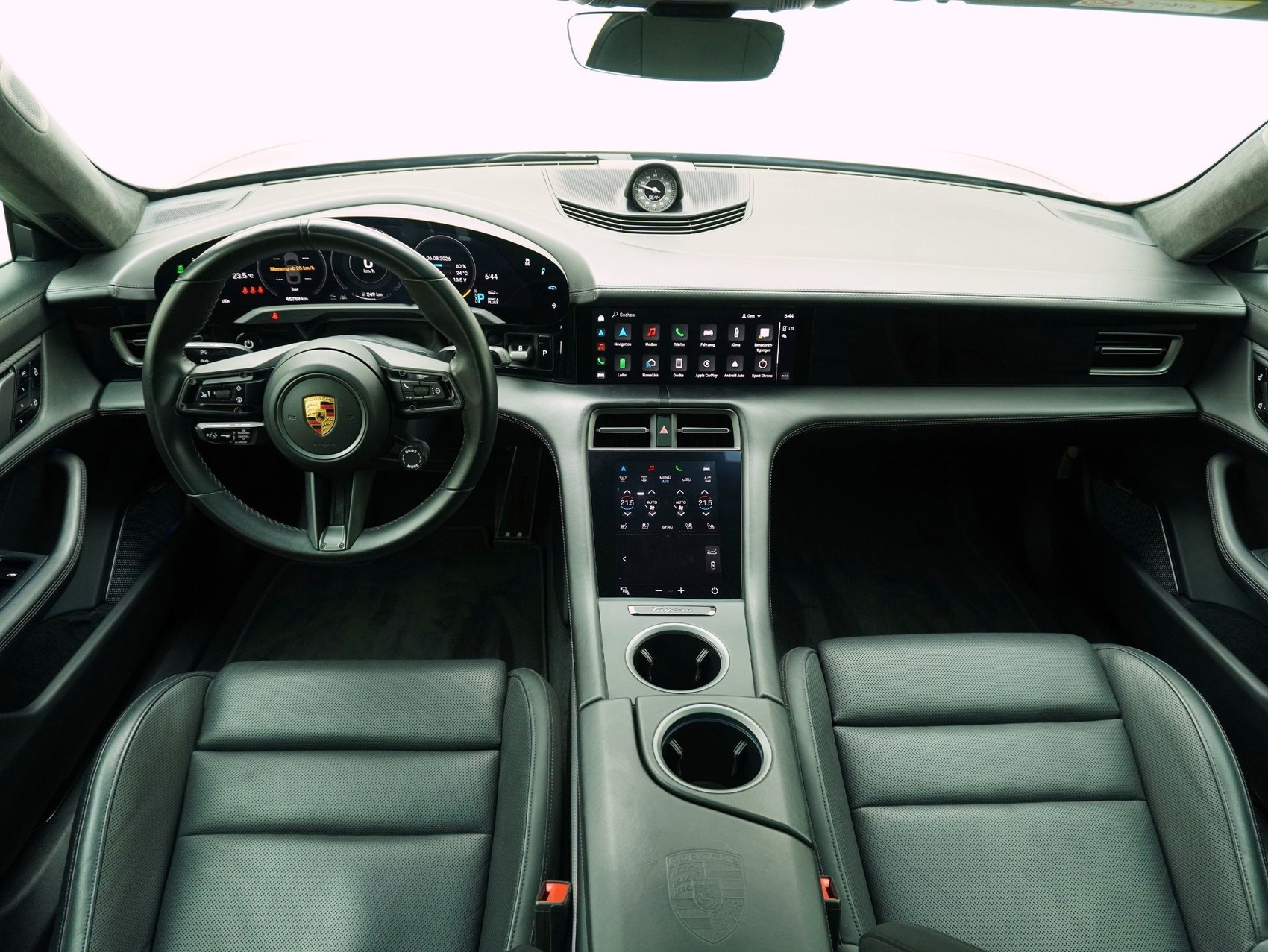 PORSCHE Taycan Turbo S-image-12
