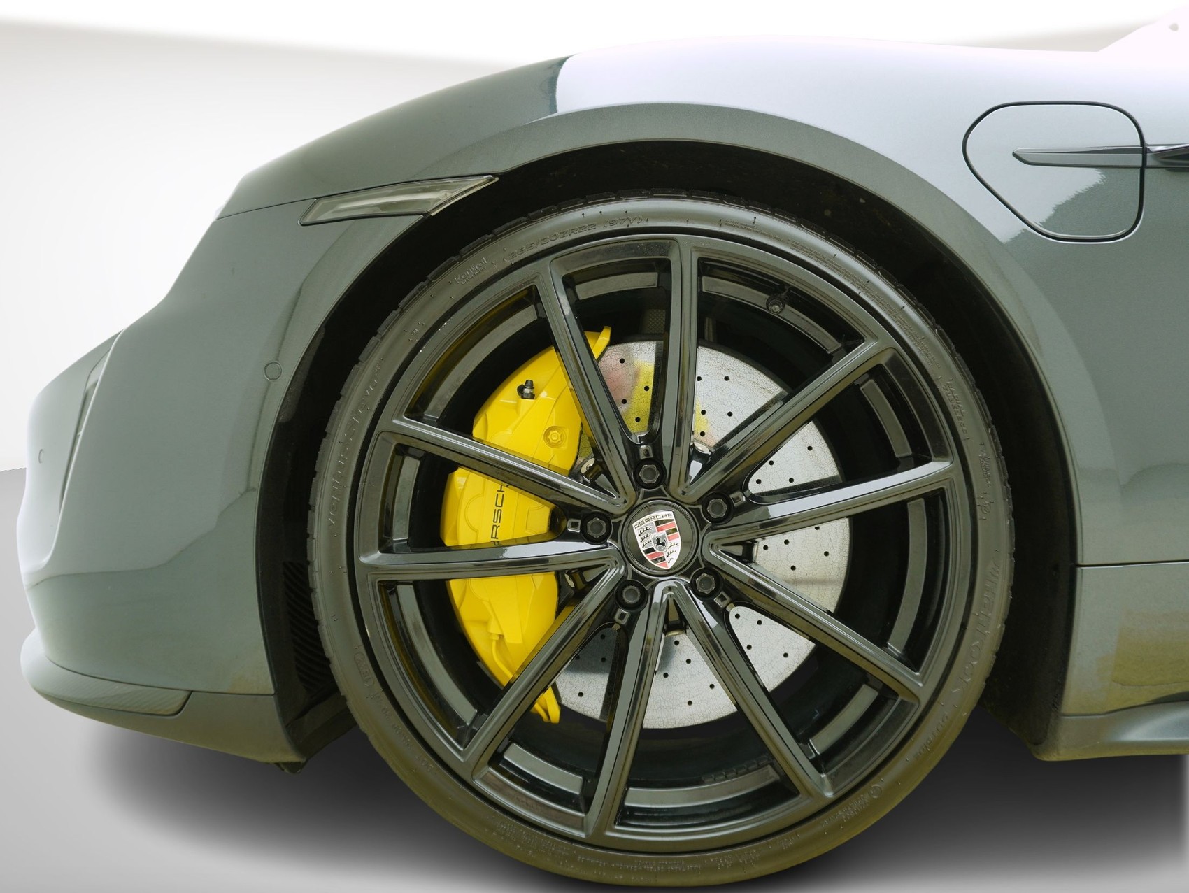 PORSCHE Taycan Turbo S-image-6
