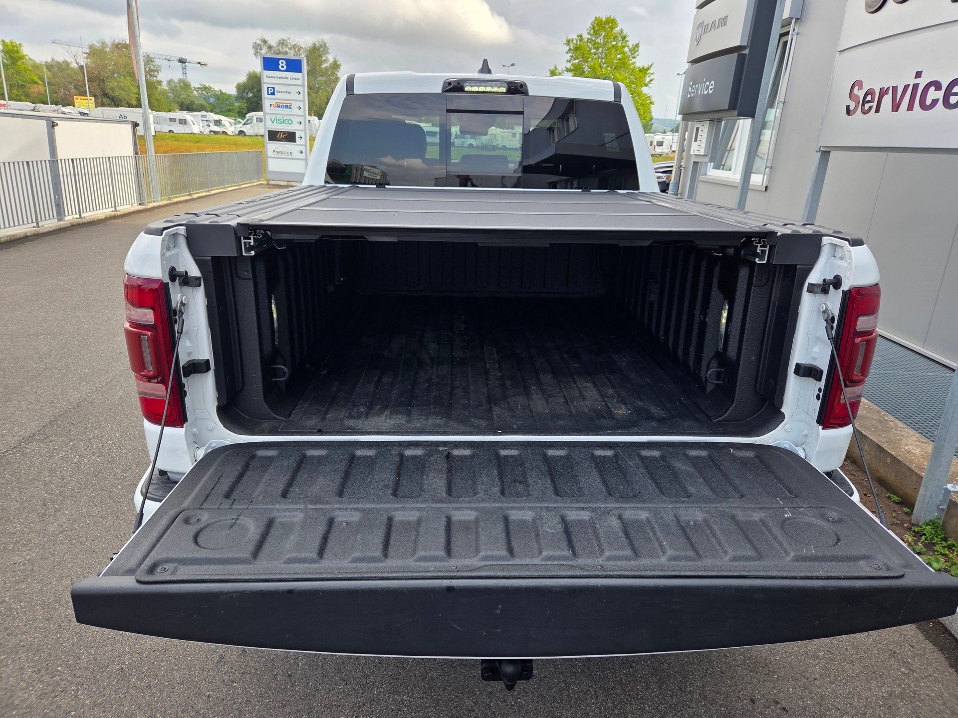 DODGE Ram 1500 5.7 V8 4x4 Limited 396PS / 3.5T AHK-image-4