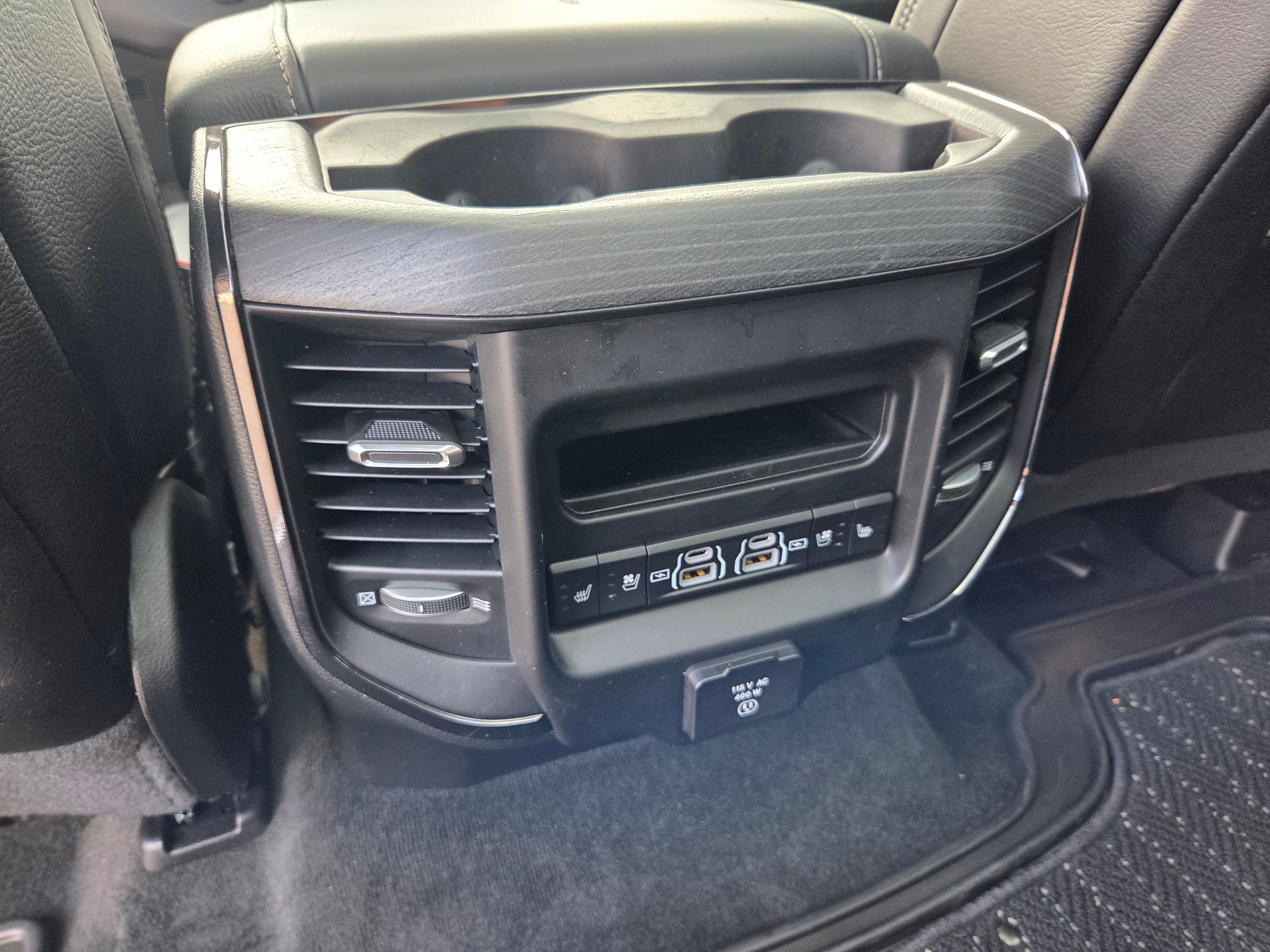 DODGE Ram 1500 5.7 V8 4x4 Limited 396PS / 3.5T AHK-image-13