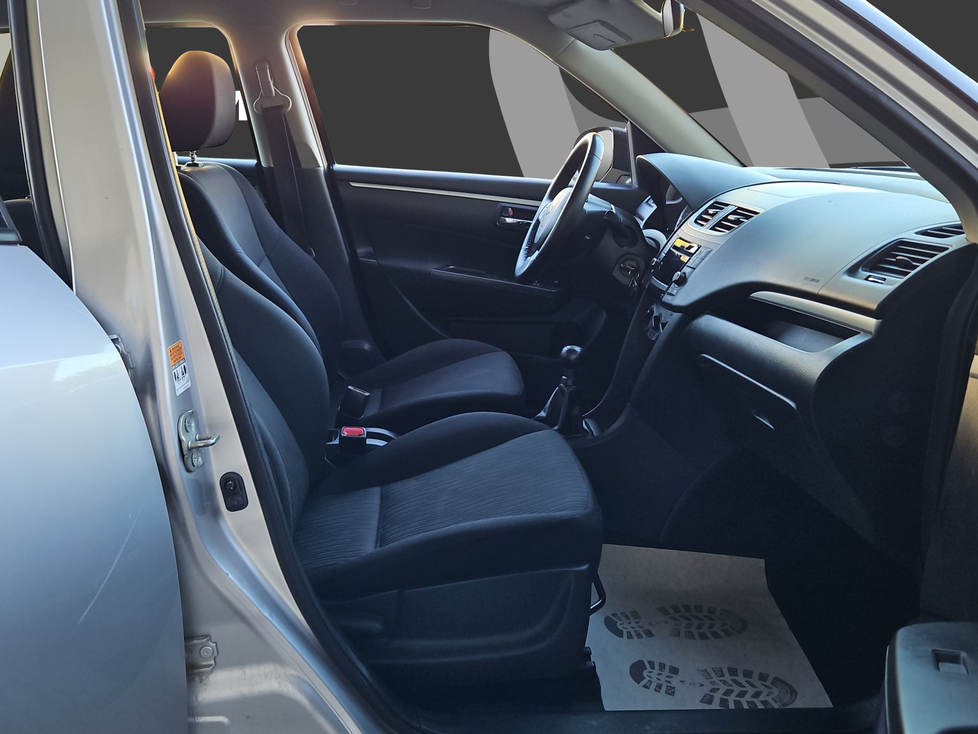 SUZUKI Swift 1.2i 16V GL 4x4-image-10