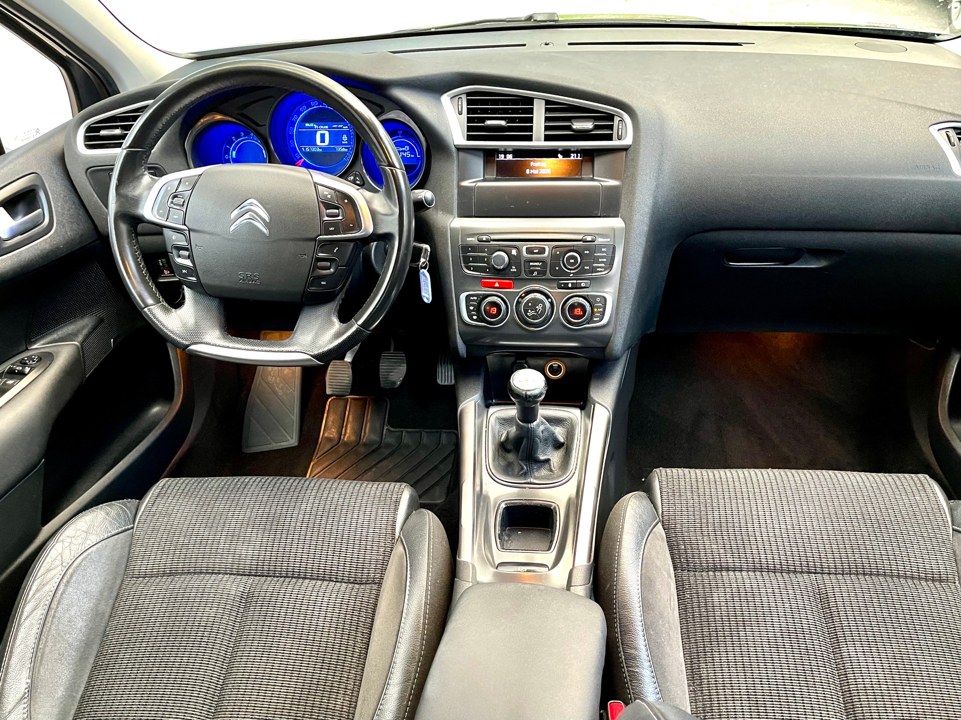 CITROEN C4 Berline 1.6 VTi Exclusive-image-11