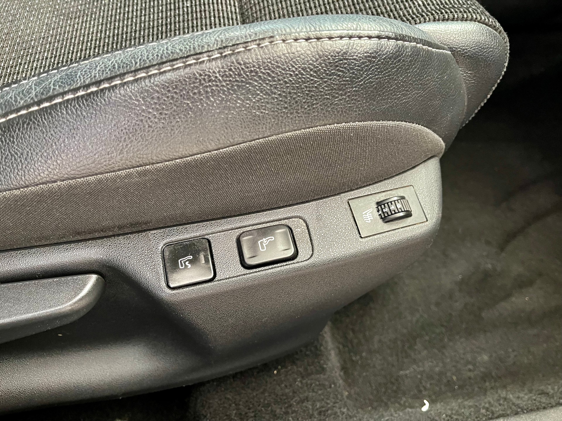CITROEN C4 Berline 1.6 VTi Exclusive-image-29