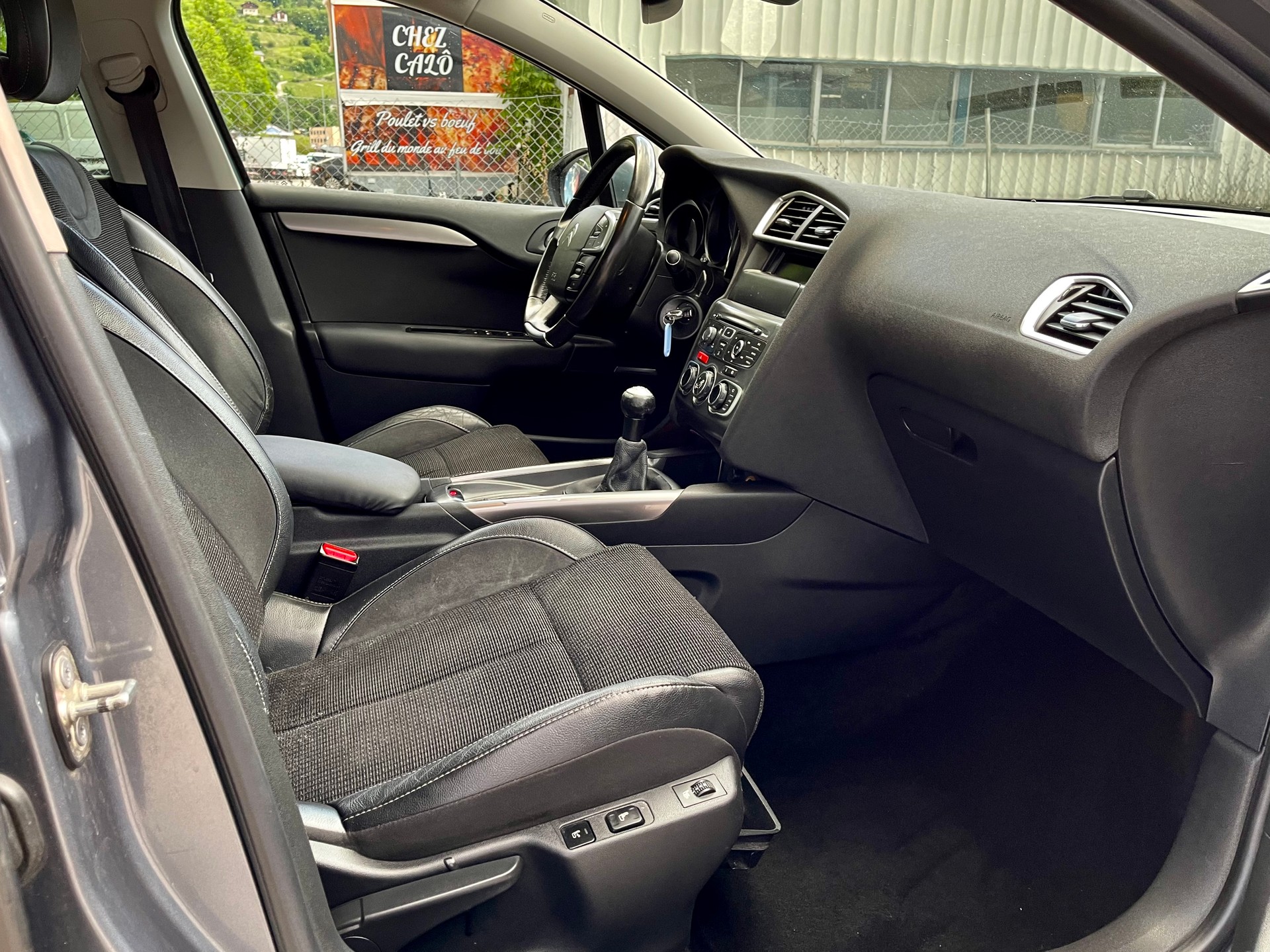 CITROEN C4 Berline 1.6 VTi Exclusive-image-21