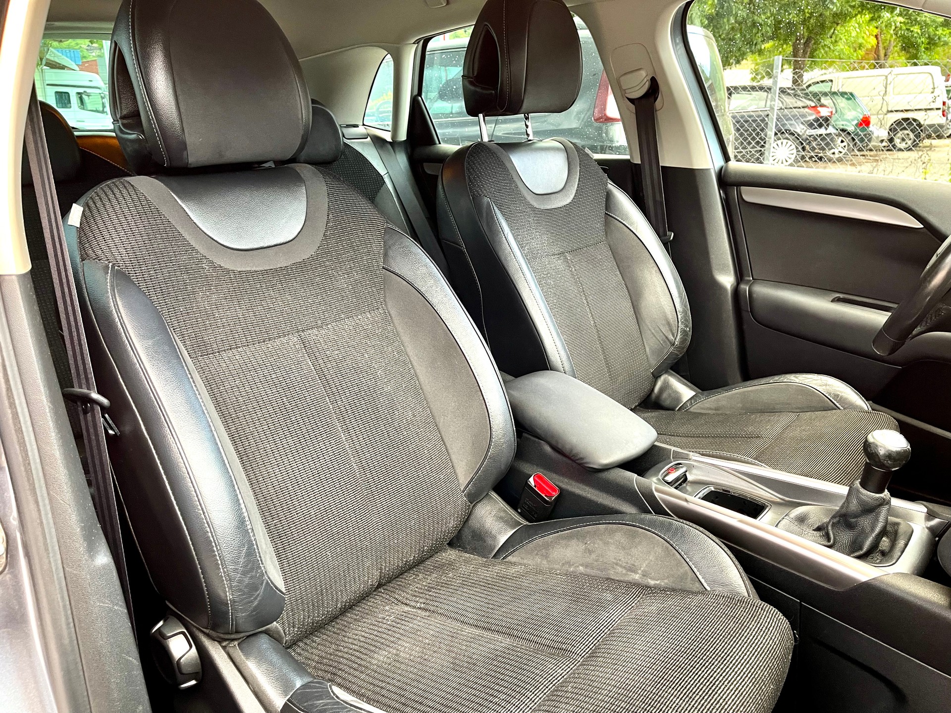 CITROEN C4 Berline 1.6 VTi Exclusive-image-23