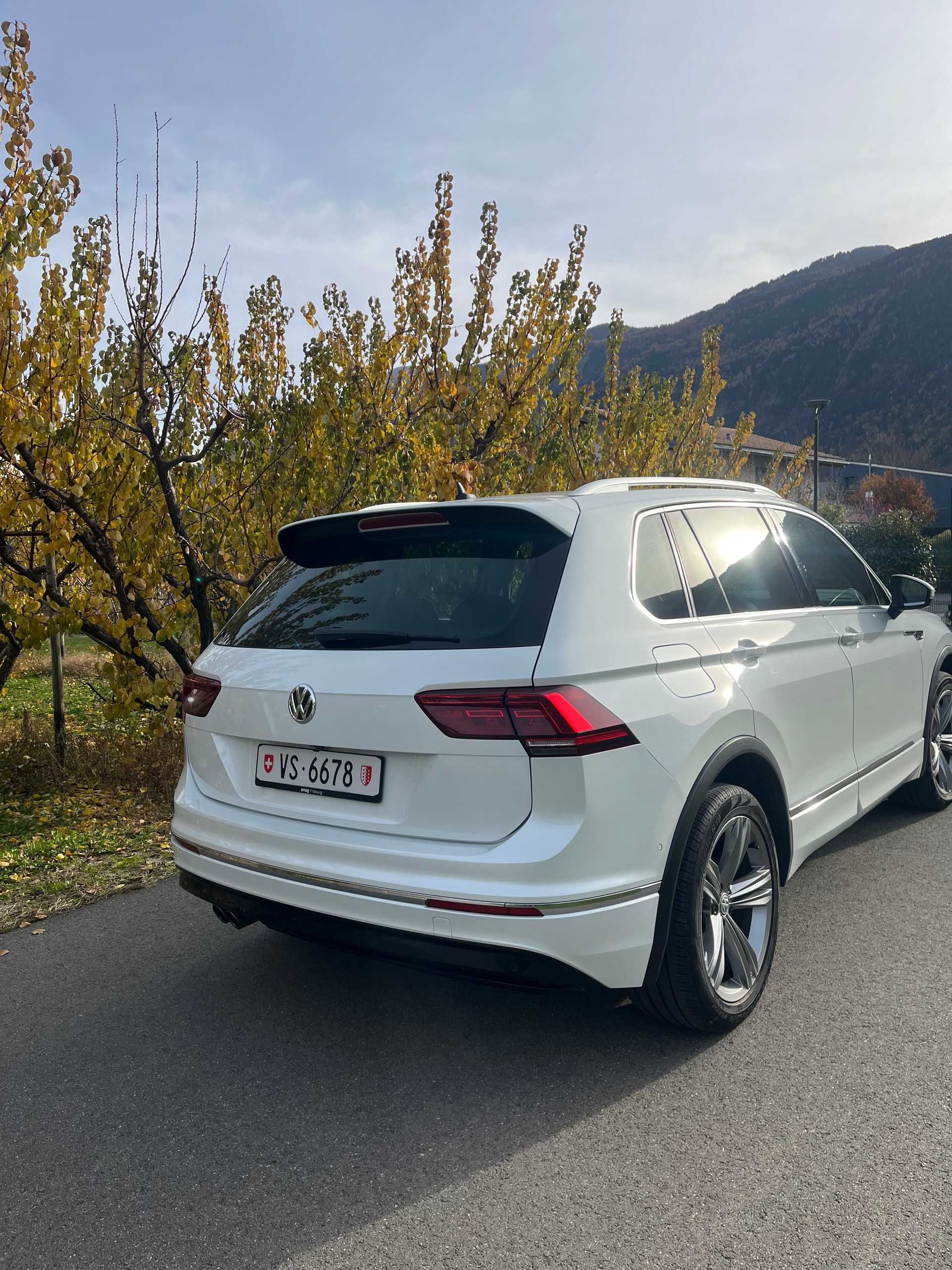 VW Tiguan 2.0 TSI Highline DSG-image-1