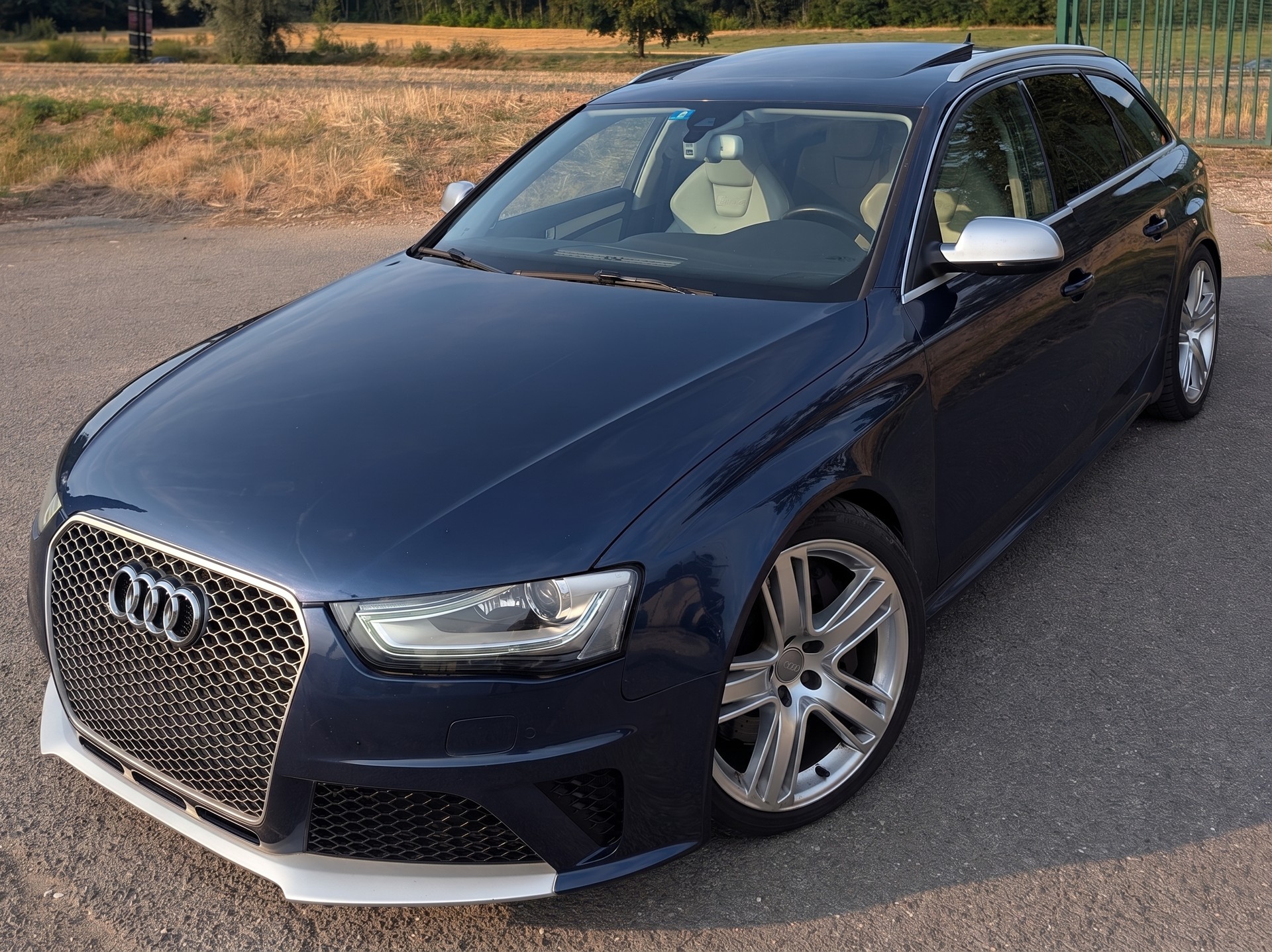 AUDI 4.2 V8 FSI quattro S-Tronic-image-0