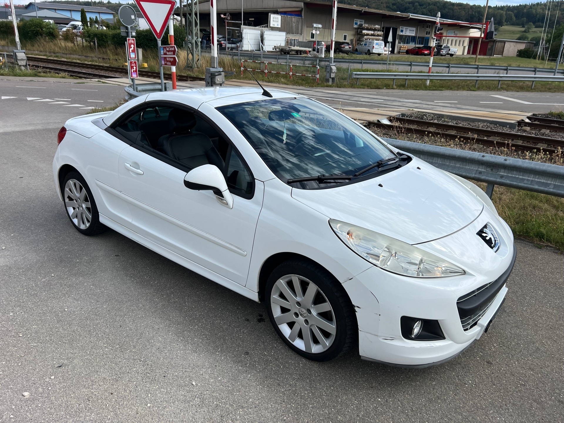 PEUGEOT 207 CC 1.6 16V Sport Automatic-image-9