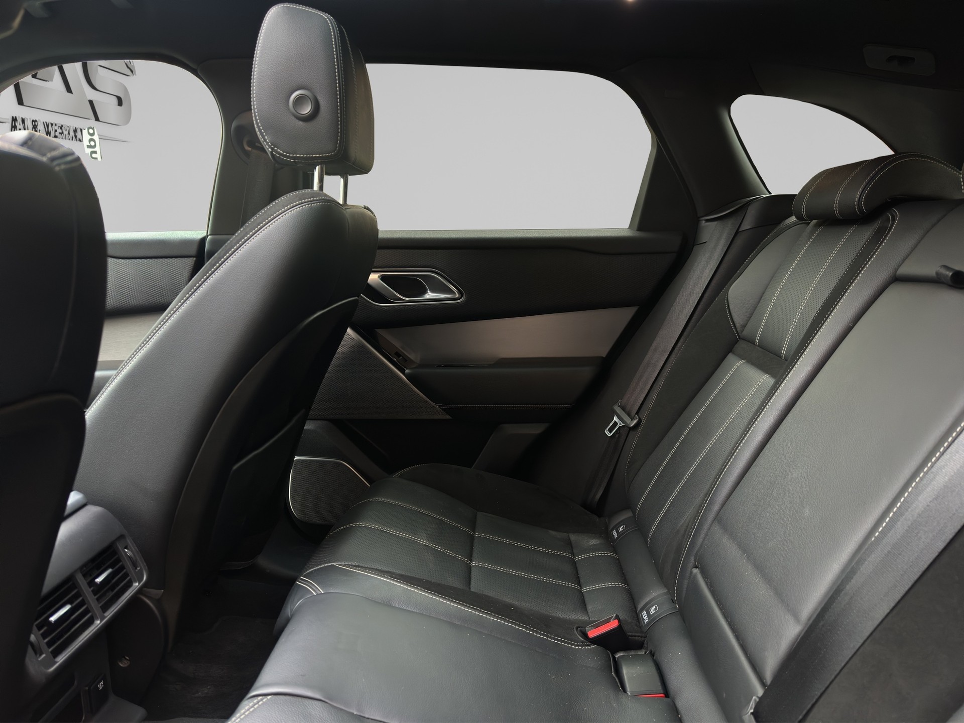 LAND ROVER Range Rover Velar R-Dynamic D 240 SE Automatic-image-10