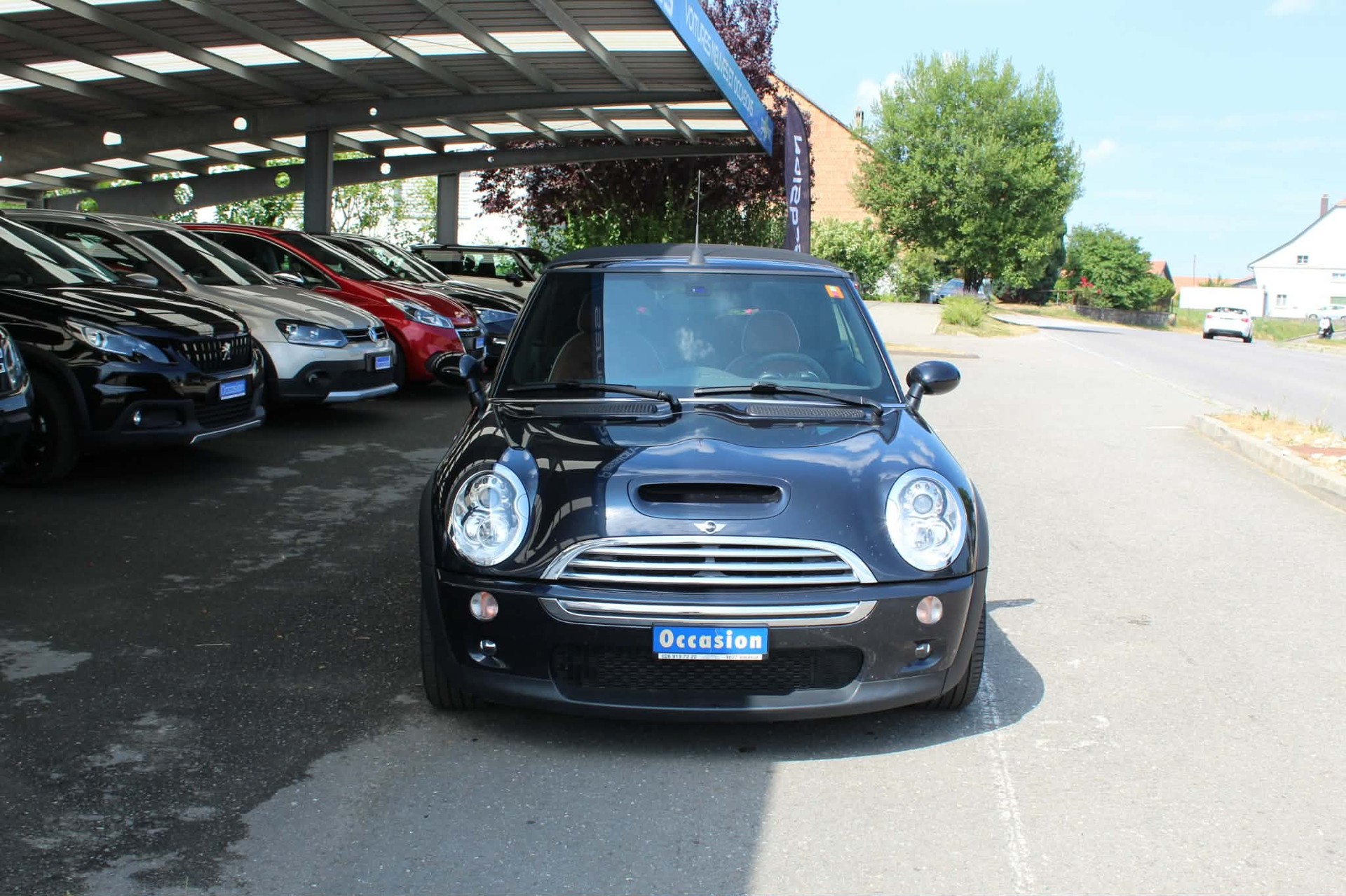 MINI Cooper S Cabriolet-image-1