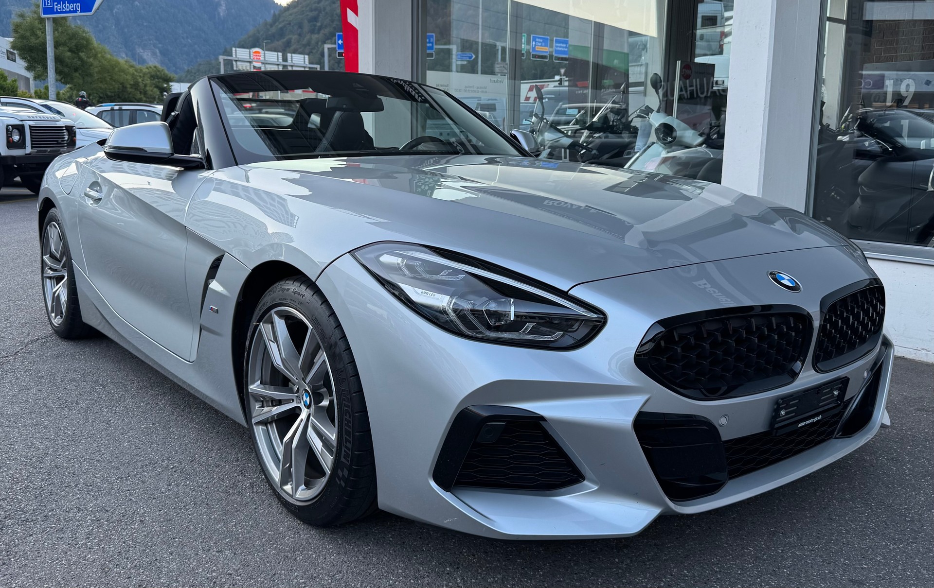 BMW Z4 sDrive 20i M Sport Steptronic-image-0