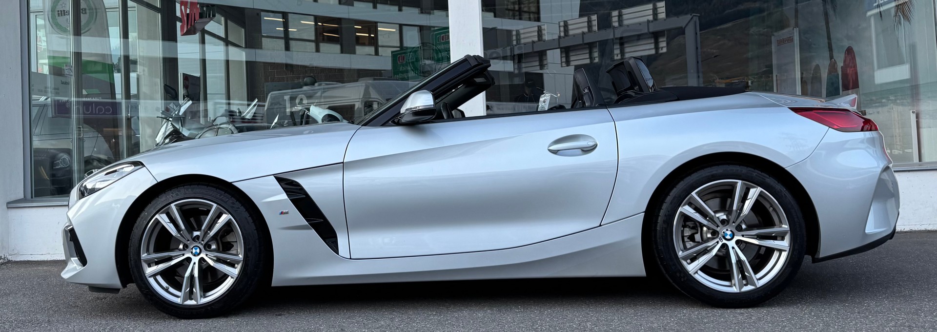 BMW Z4 sDrive 20i M Sport Steptronic-image-2