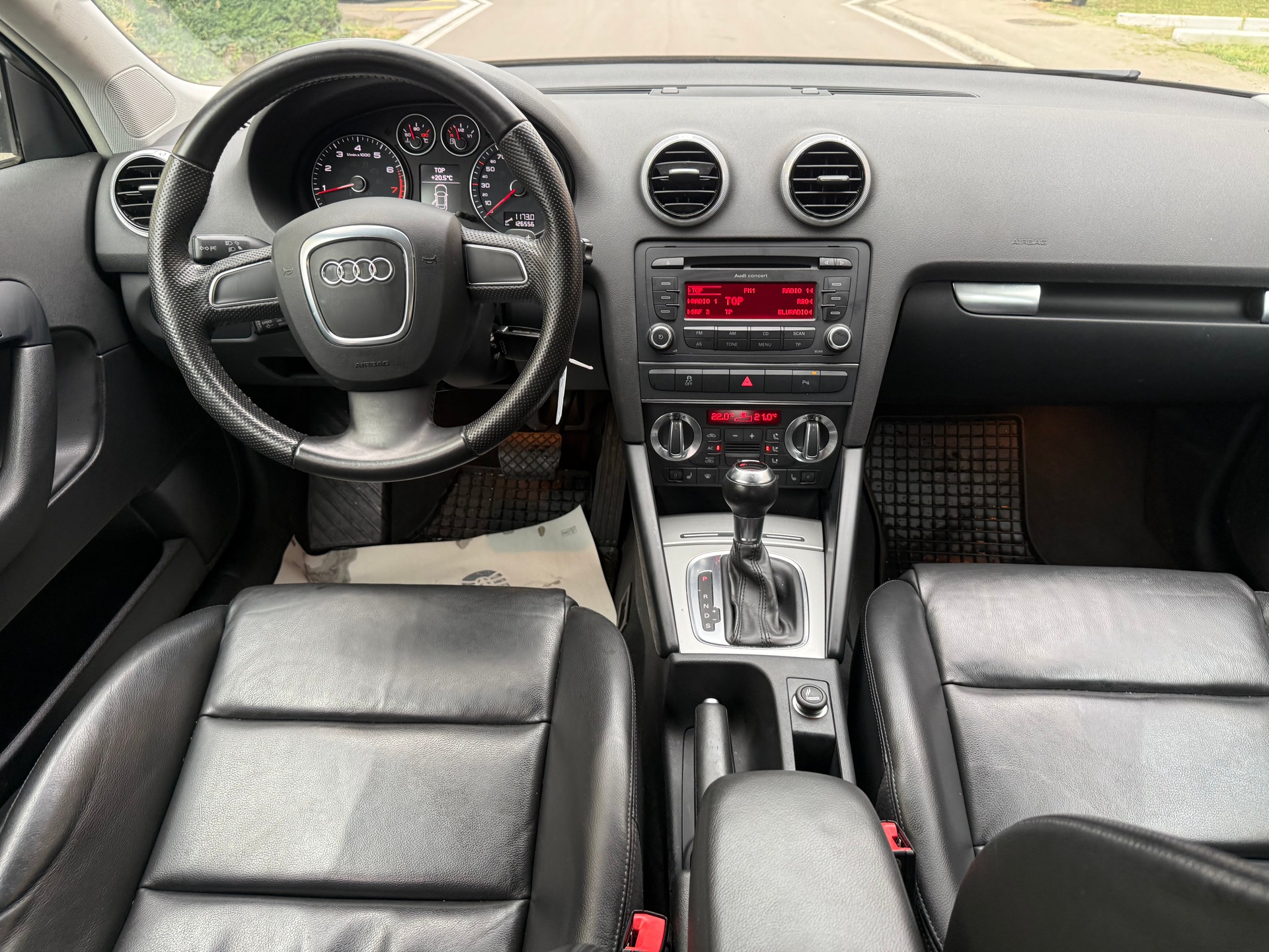AUDI A3 Sportback 1.8 TFSI Ambiente S-tronic-image-6