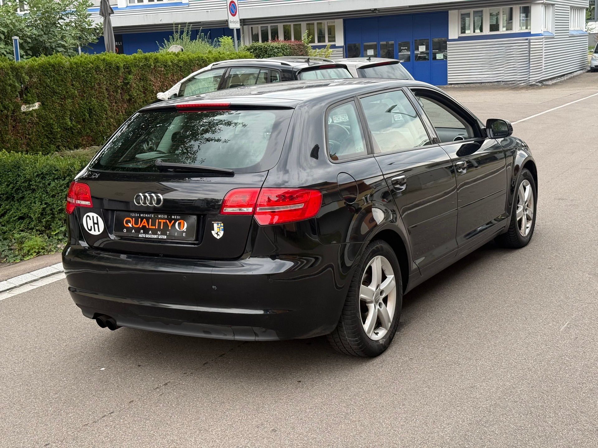 AUDI A3 Sportback 1.8 TFSI Ambiente S-tronic-image-3