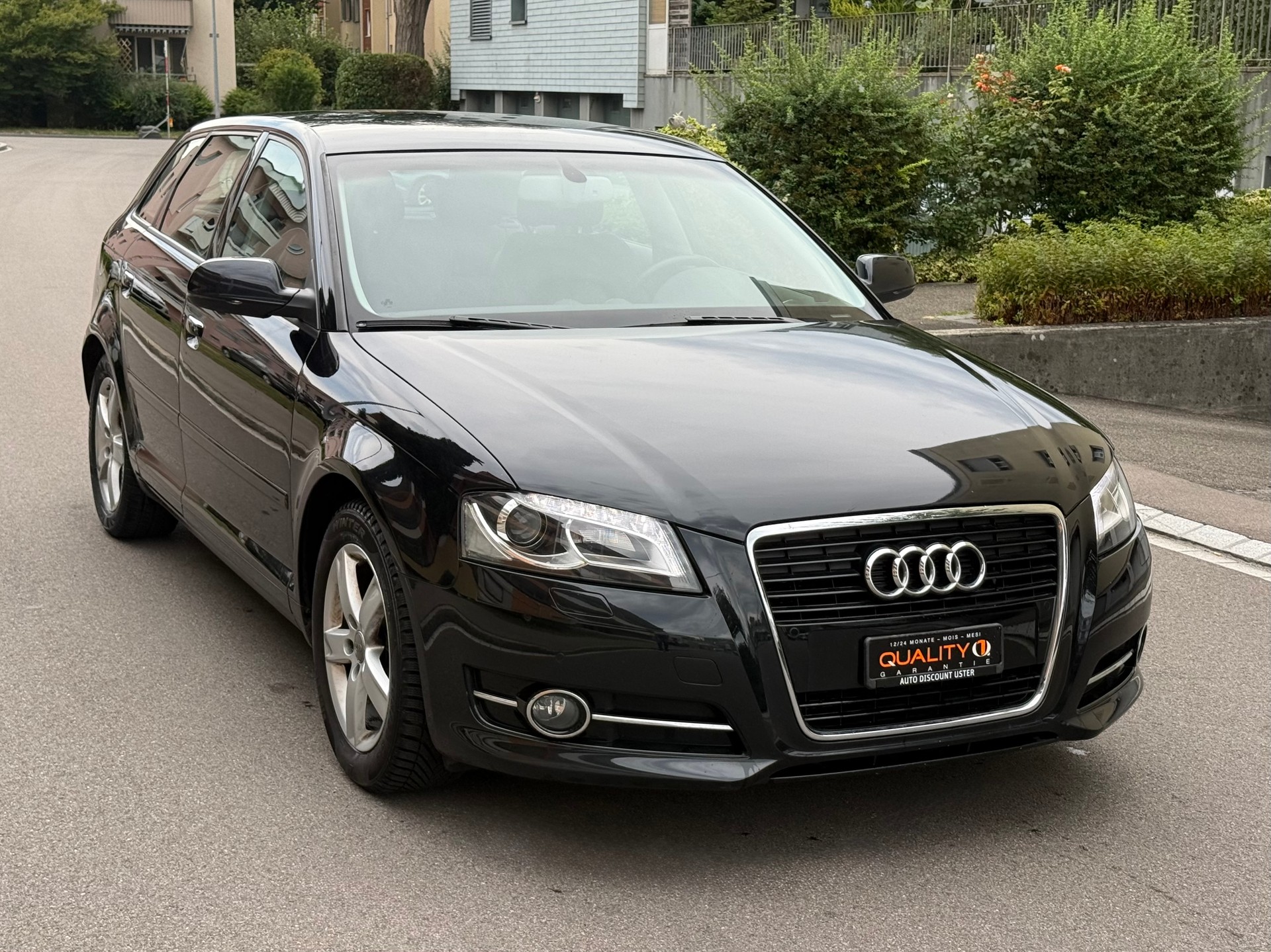 AUDI A3 Sportback 1.8 TFSI Ambiente S-tronic-image-2