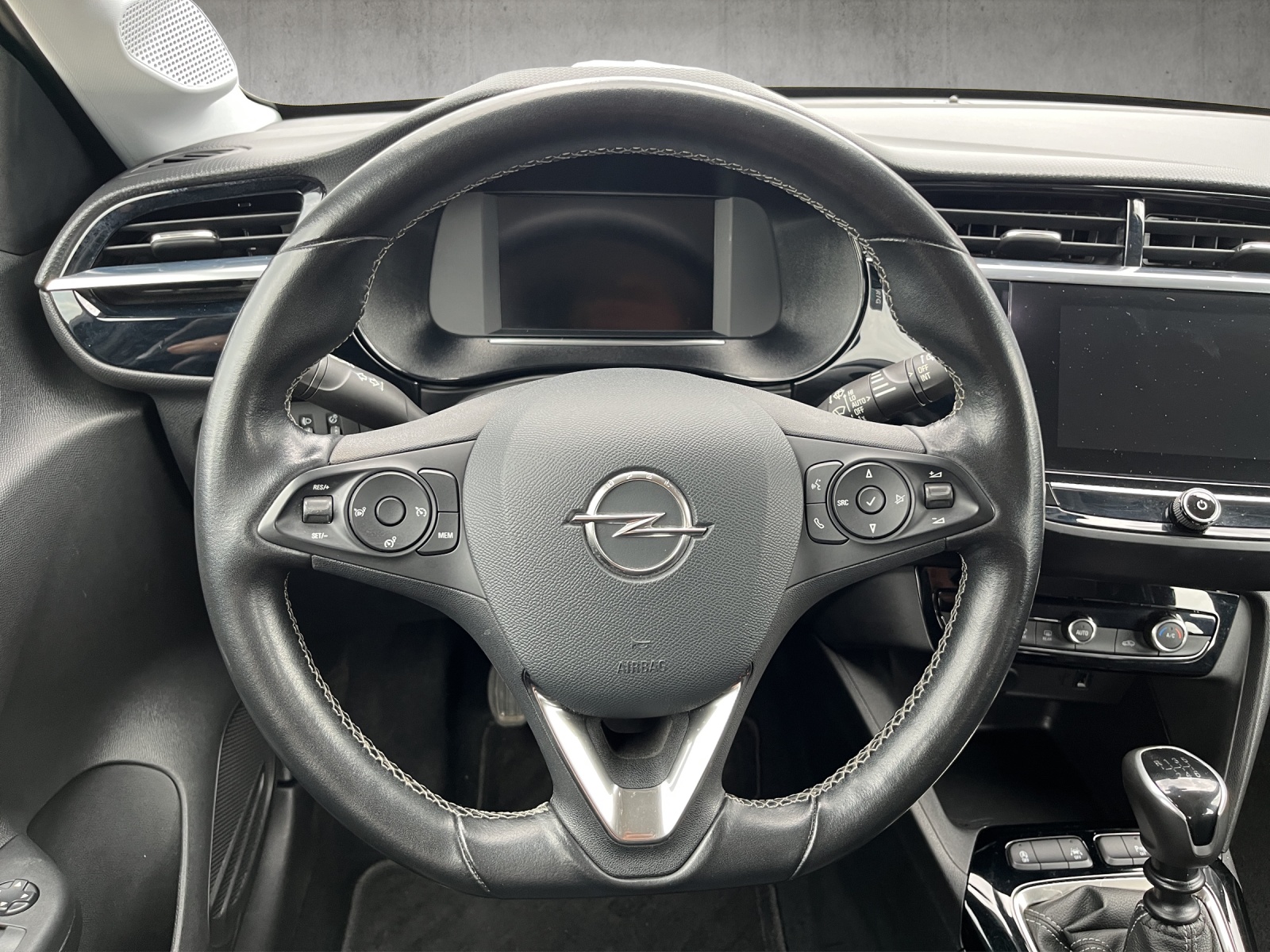 OPEL Corsa 1.2 T Elegance-image-11