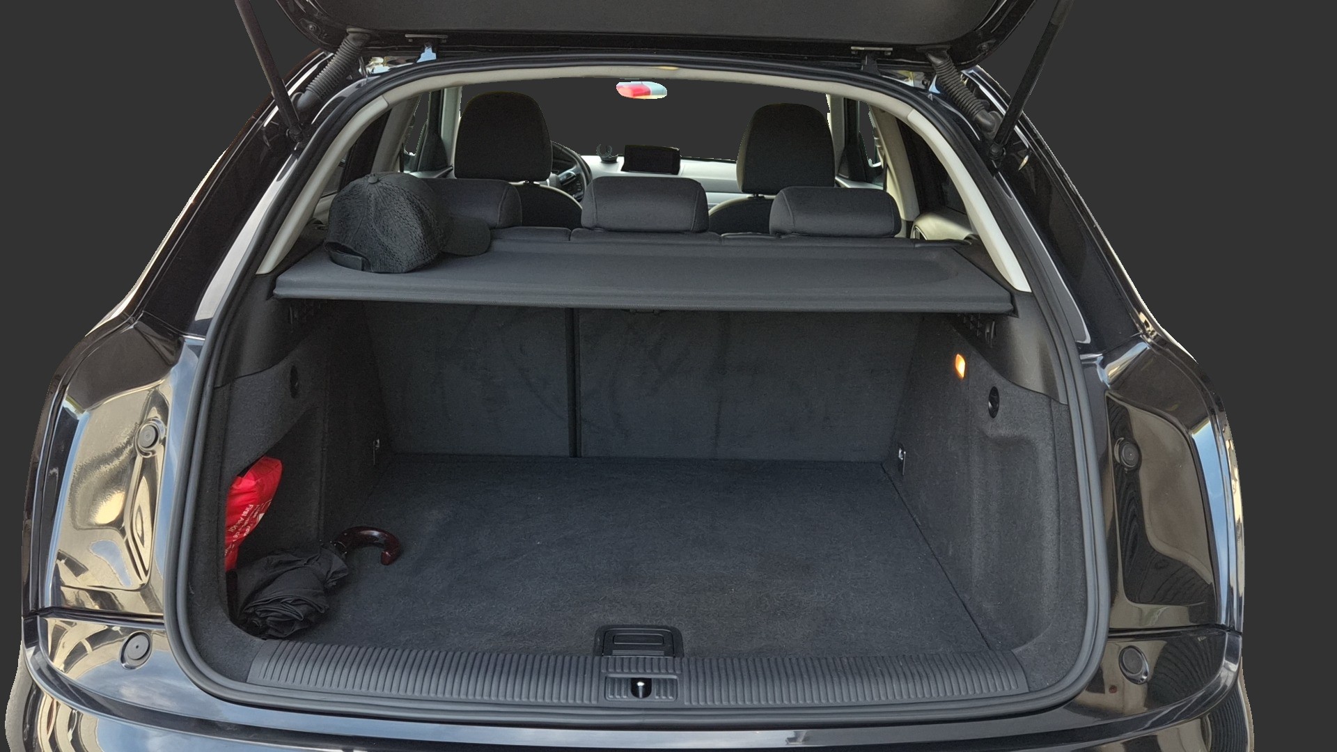 AUDI Q3 2.0 TDI quattro S-tronic-image-10