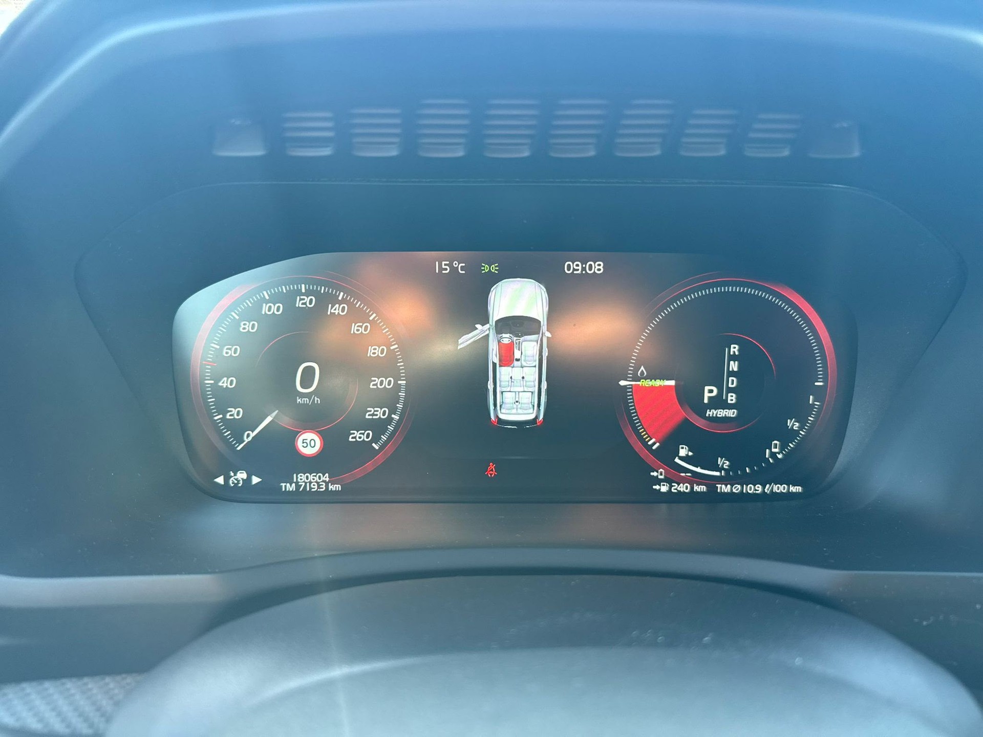 VOLVO XC90 T8 AWD R-Design Geartronic-image-9
