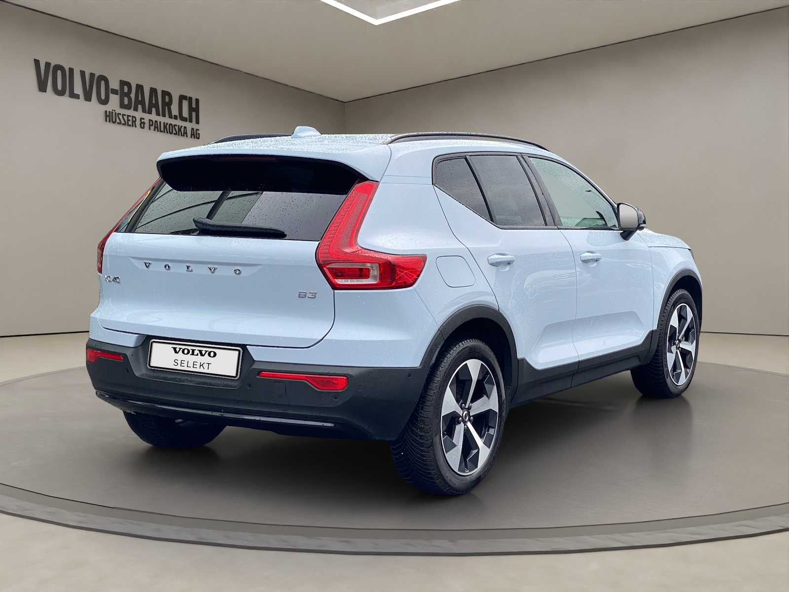 VOLVO XC40 2.0 B3 MH Plus Dark-image-4