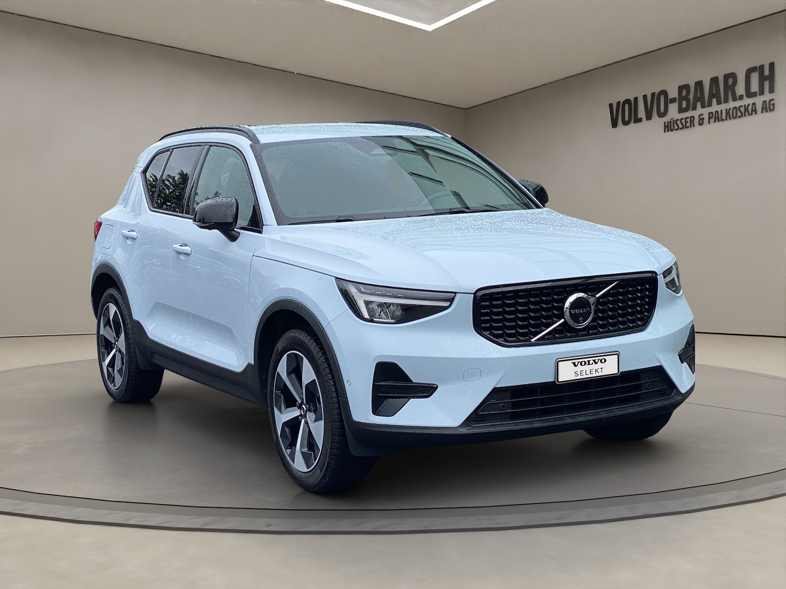 VOLVO XC40 2.0 B3 MH Plus Dark-image-6