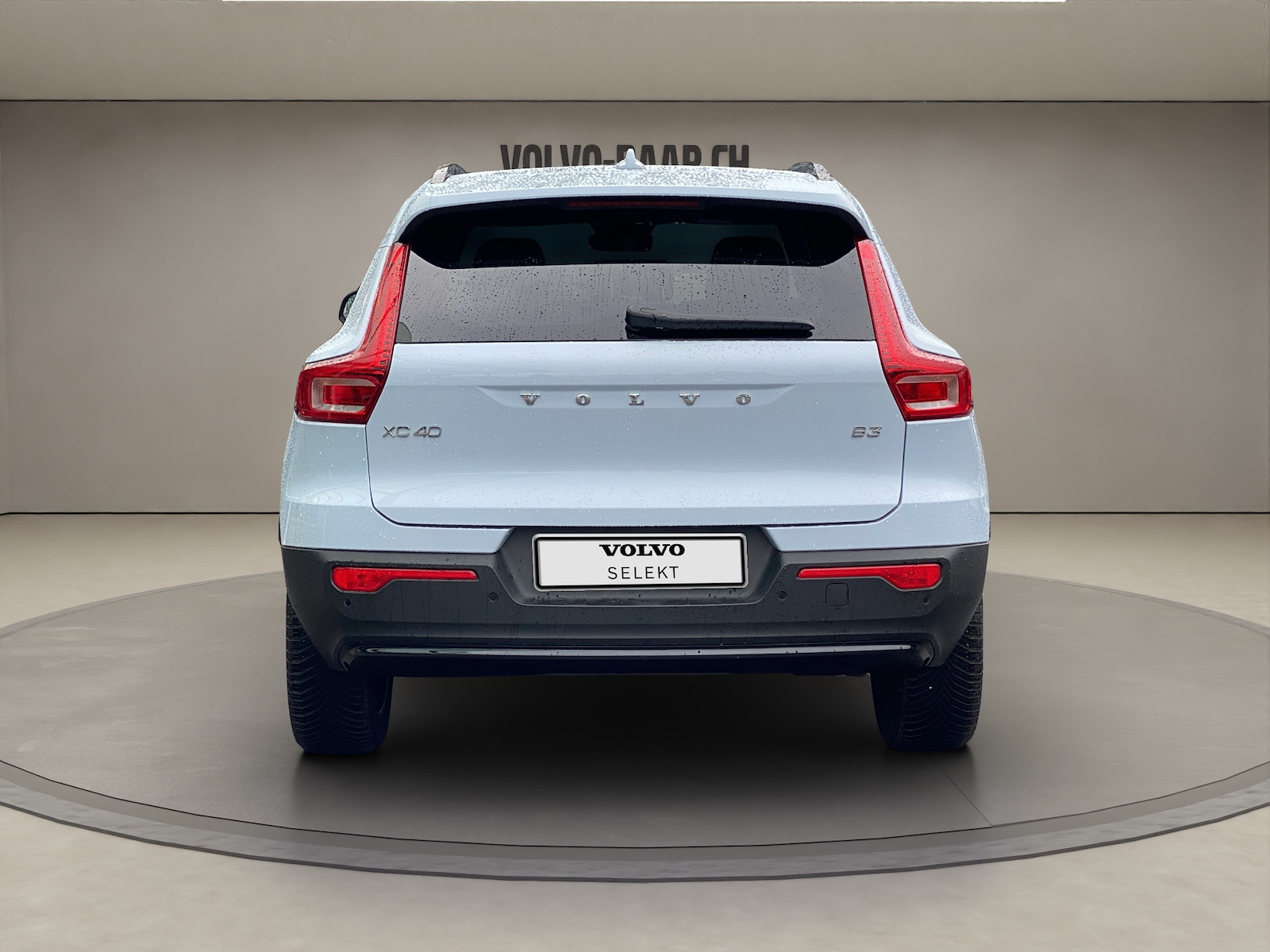 VOLVO XC40 2.0 B3 MH Plus Dark-image-3