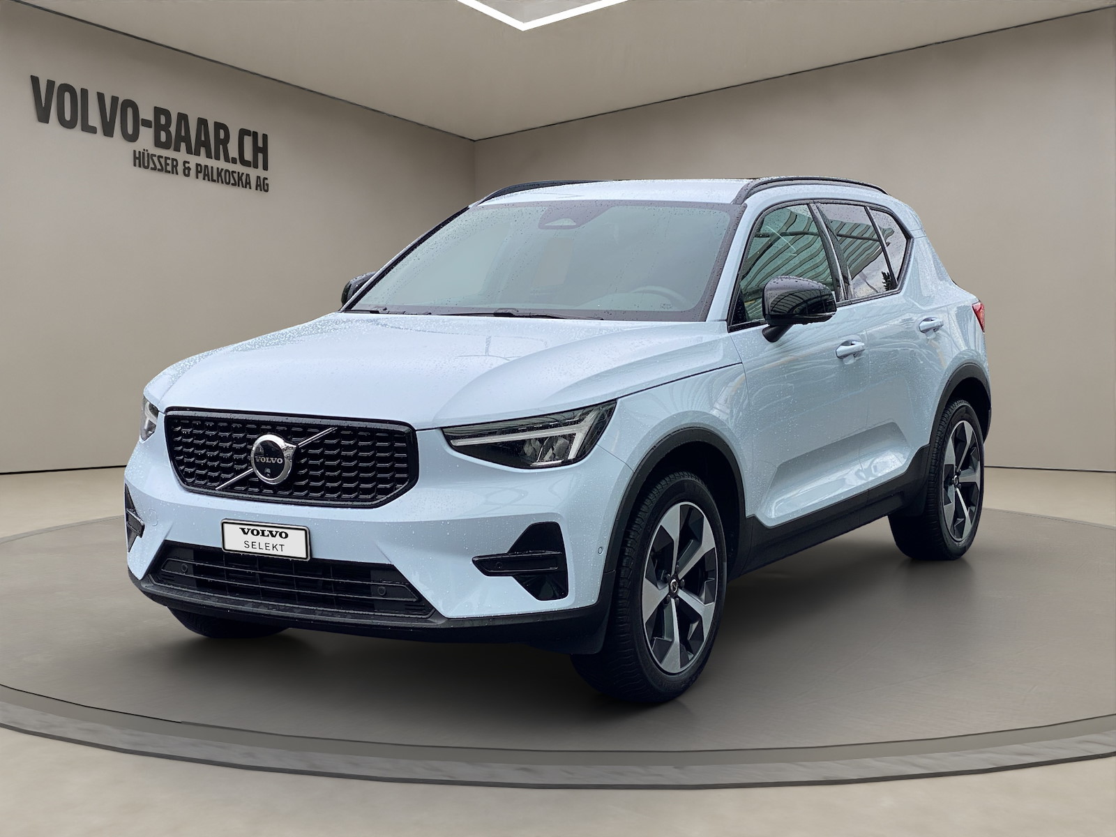 VOLVO XC40 2.0 B3 MH Plus Dark-image-0