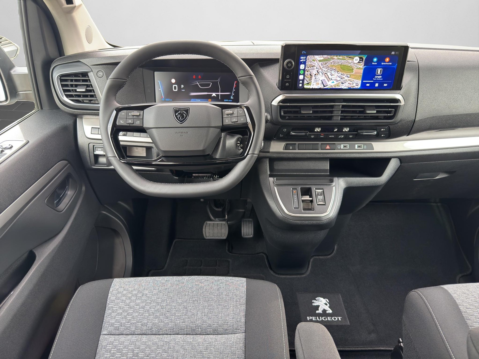 PEUGEOT Traveller Standard 2.2 BlueHDi 180 Family Edition S/S-image-3