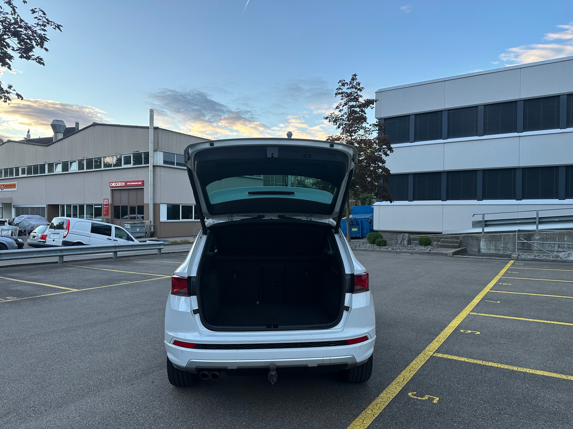 SEAT Ateca 2.0 TSI FR 4Drive DSG-image-11