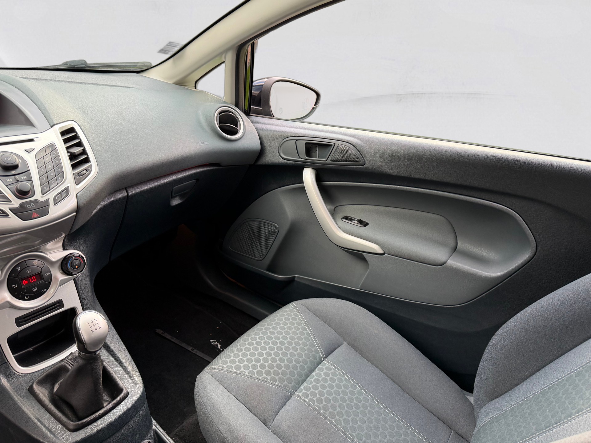 FORD Fiesta 1.25 16V Trend-image-14
