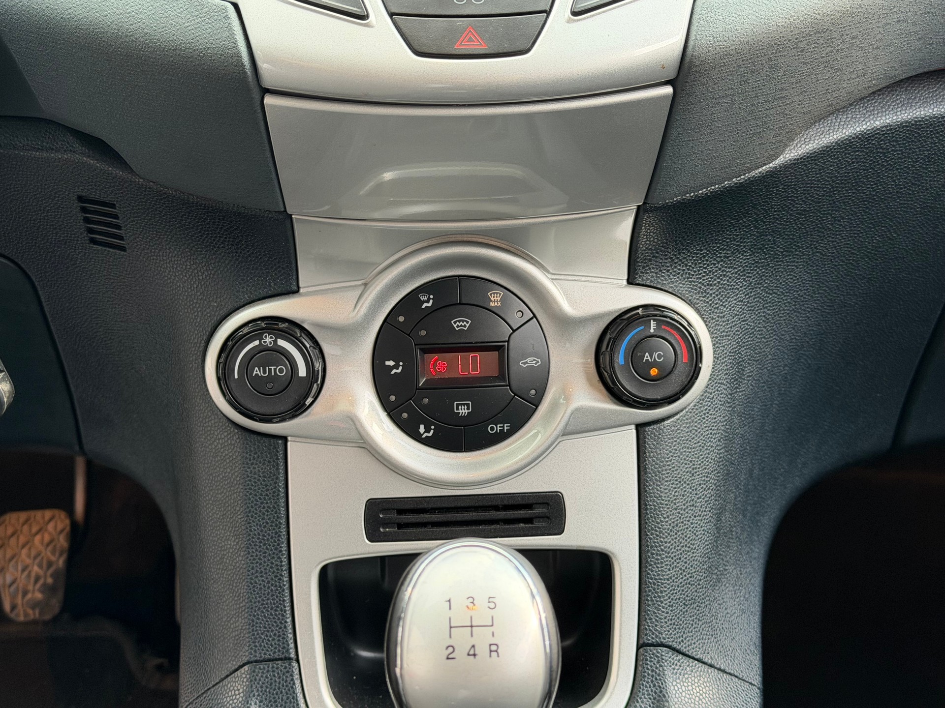 FORD Fiesta 1.25 16V Trend-image-15