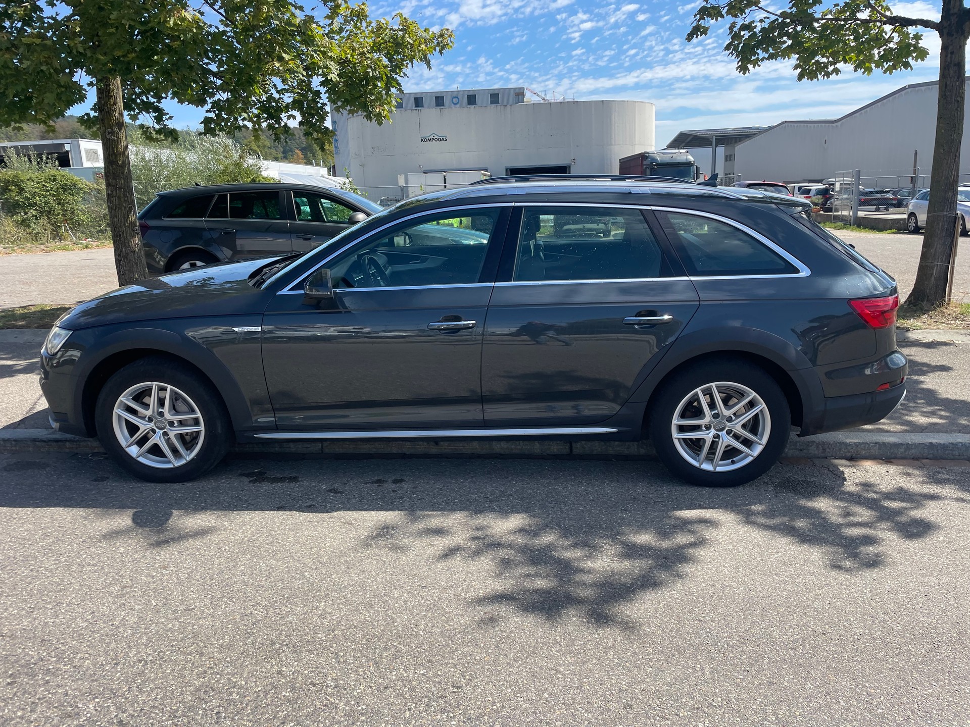 AUDI A4 allroad 2.0 TDI quattro S-tronic-image-5