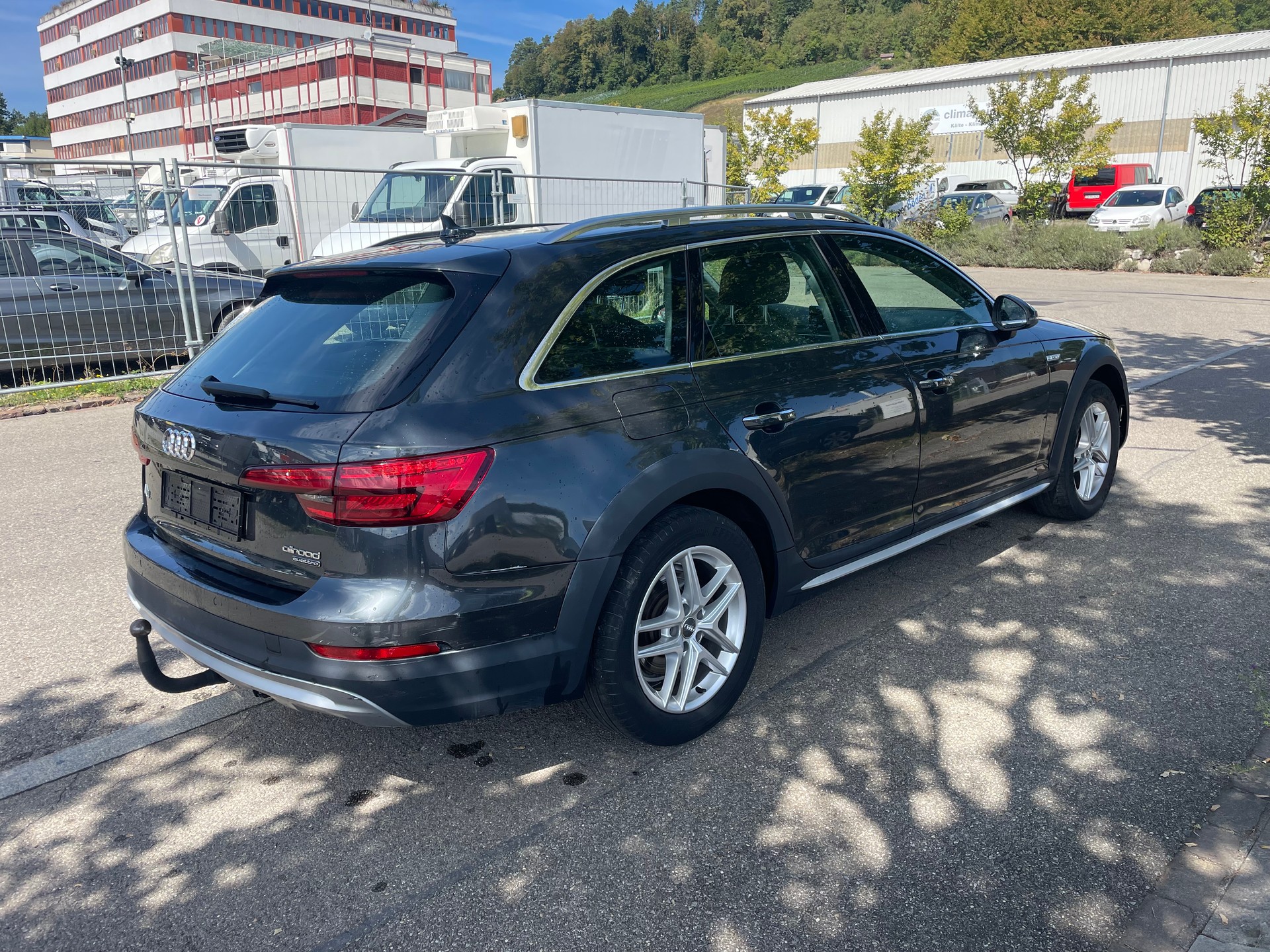 AUDI A4 allroad 2.0 TDI quattro S-tronic-image-10