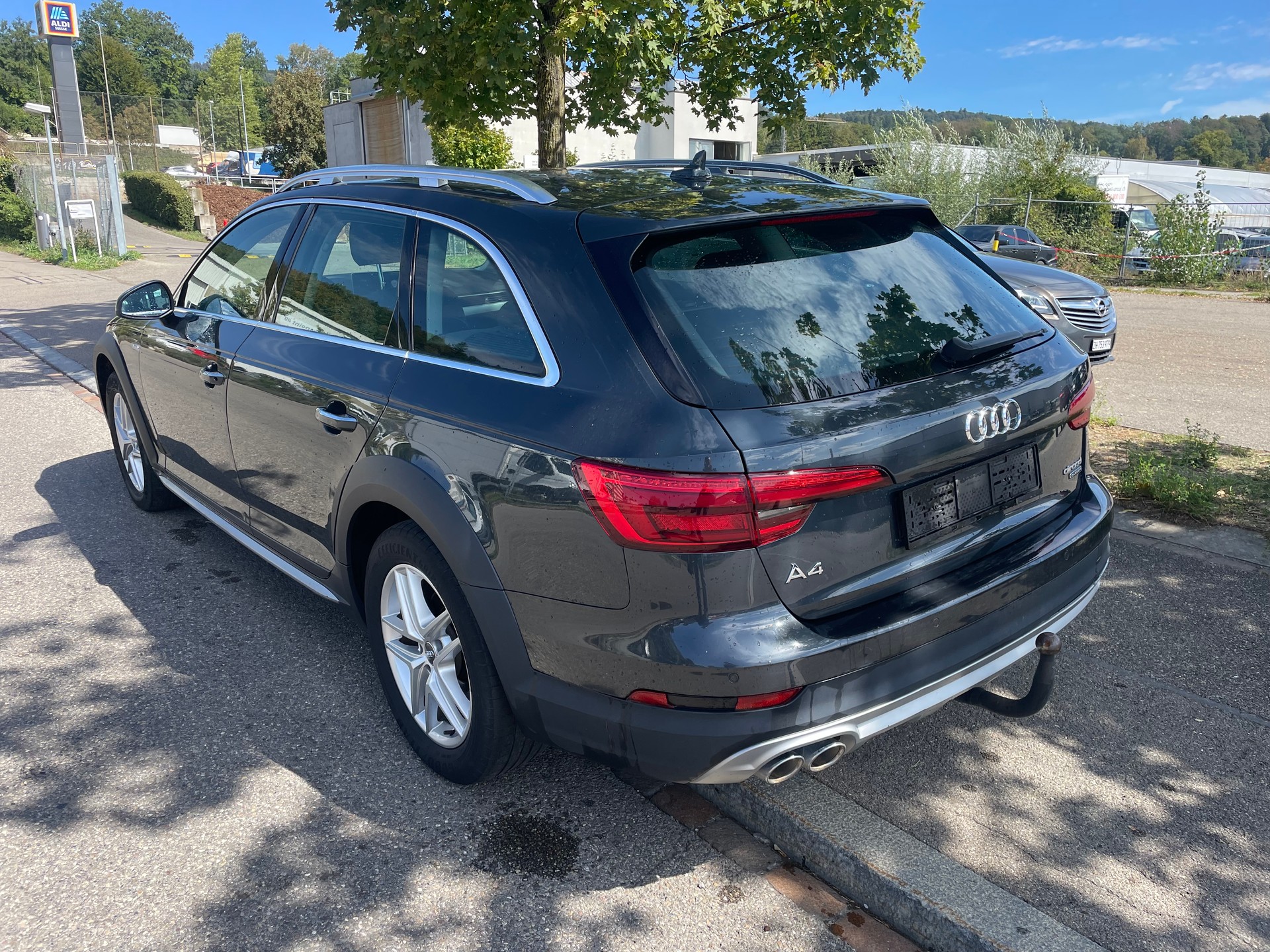 AUDI A4 allroad 2.0 TDI quattro S-tronic-image-8
