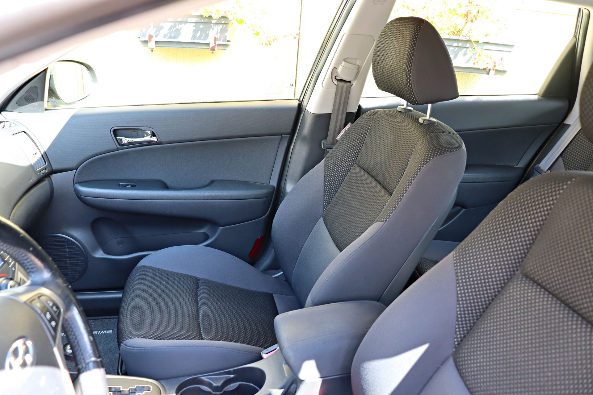 HYUNDAI i30 Wagon 1.6 Style Automatic-image-11