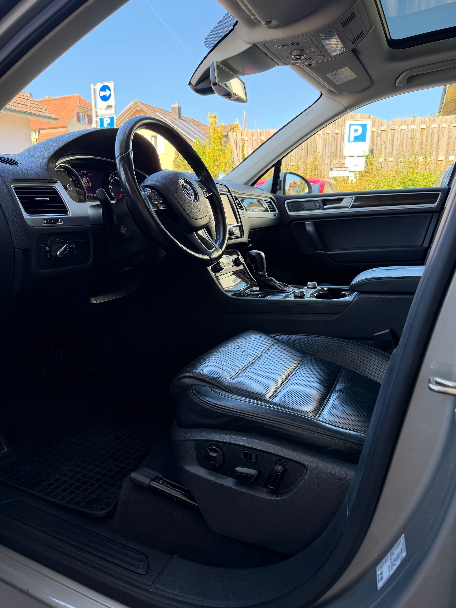 VW Touareg 3.0 TDI BlueMotion Technology Tiptronic-image-11