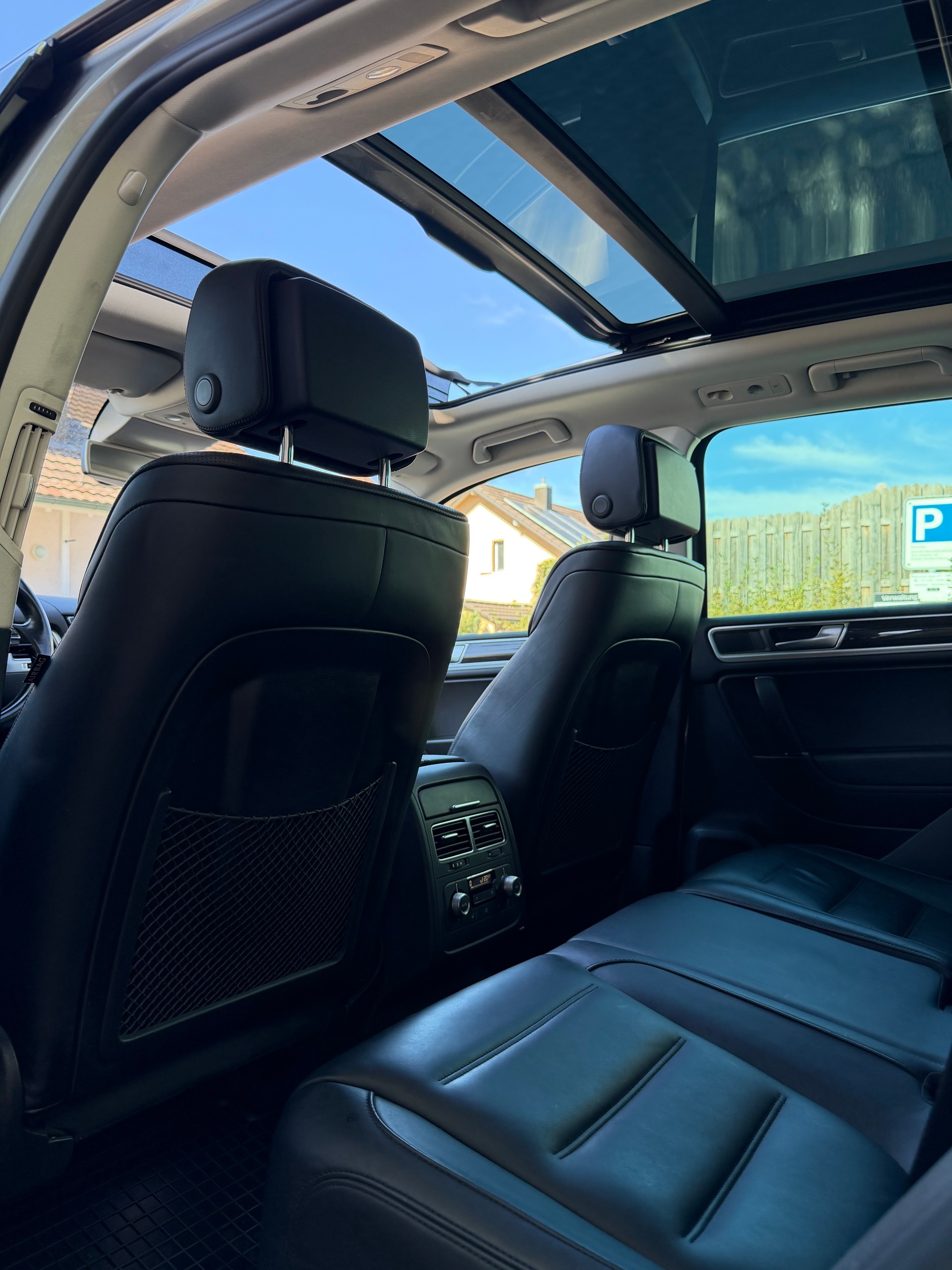 VW Touareg 3.0 TDI BlueMotion Technology Tiptronic-image-8