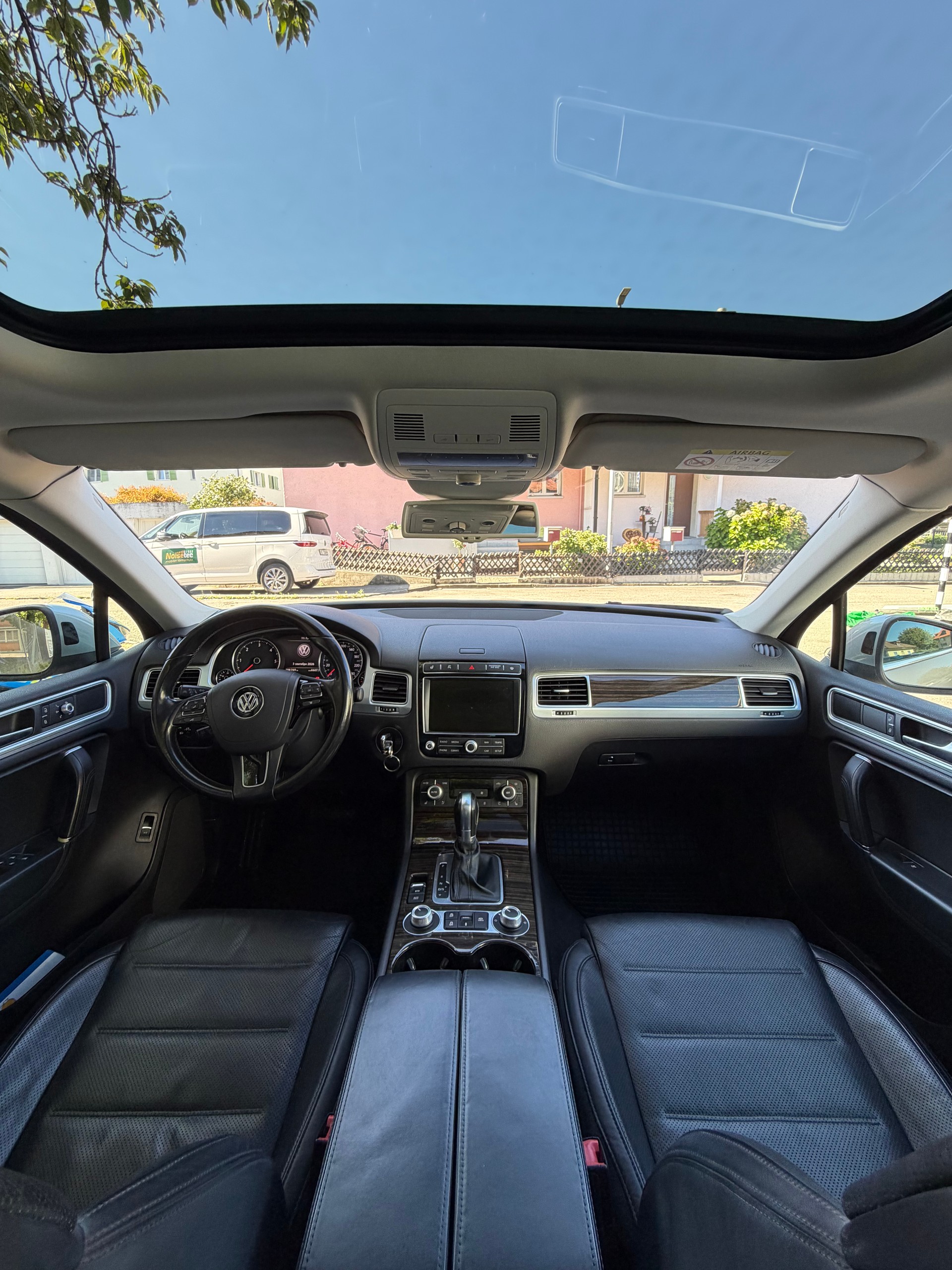VW Touareg 3.0 TDI BlueMotion Technology Tiptronic-image-9