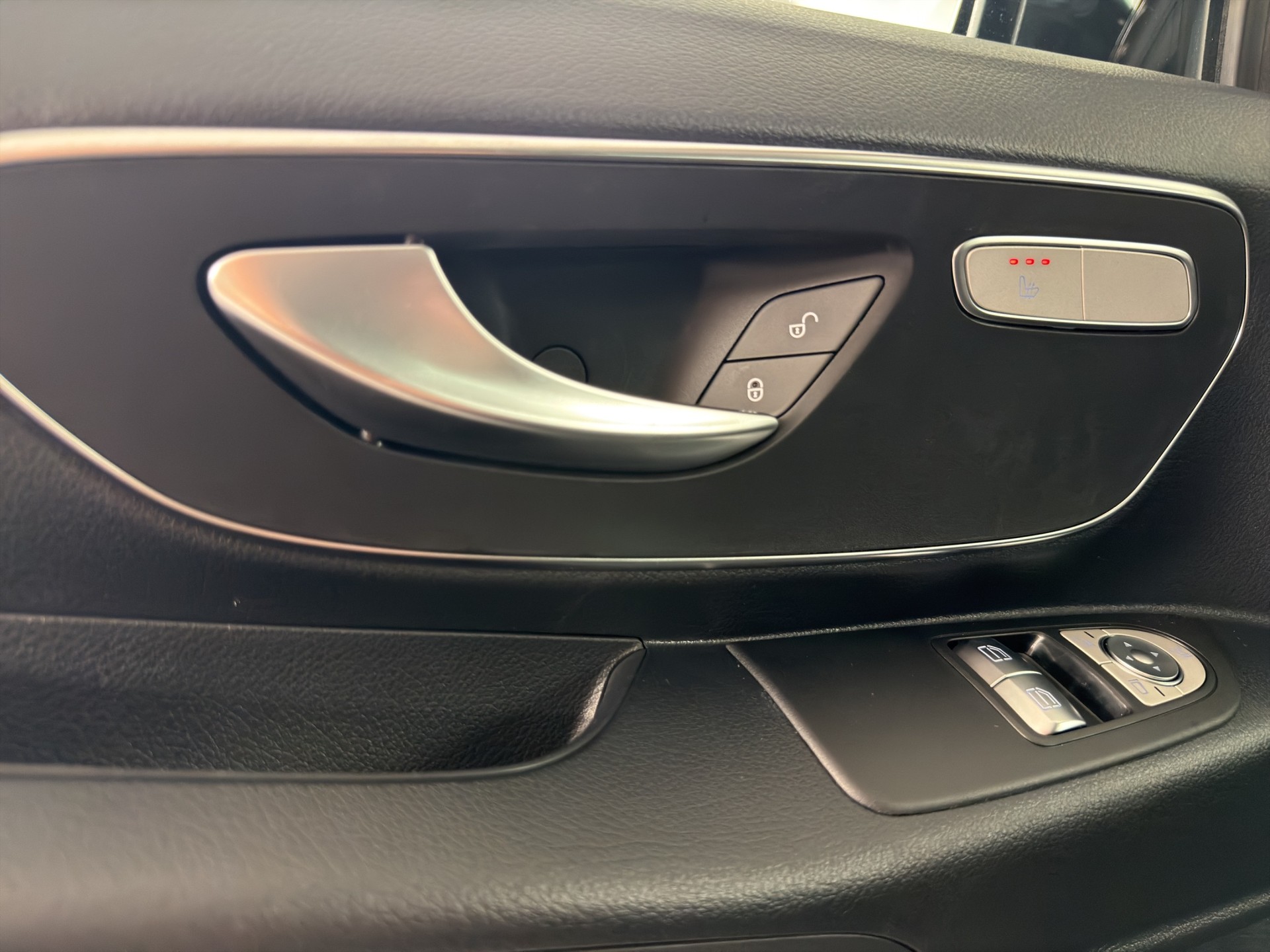 MERCEDES-BENZ Vito 116 Kombi L 2.0 CDI Select Family-image-12