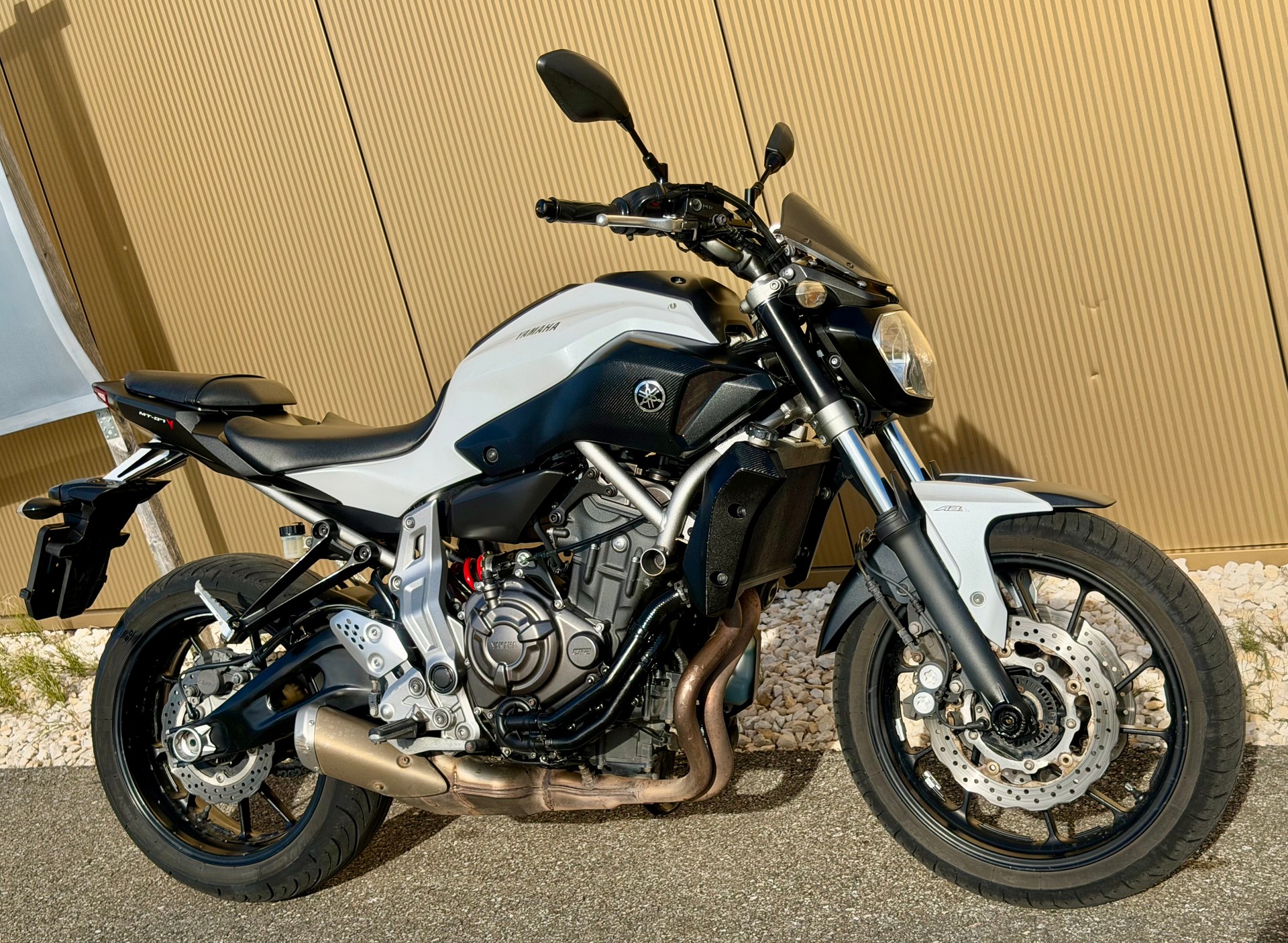 YAMAHA MT-07 ABS (35kW)-showroom-element-2