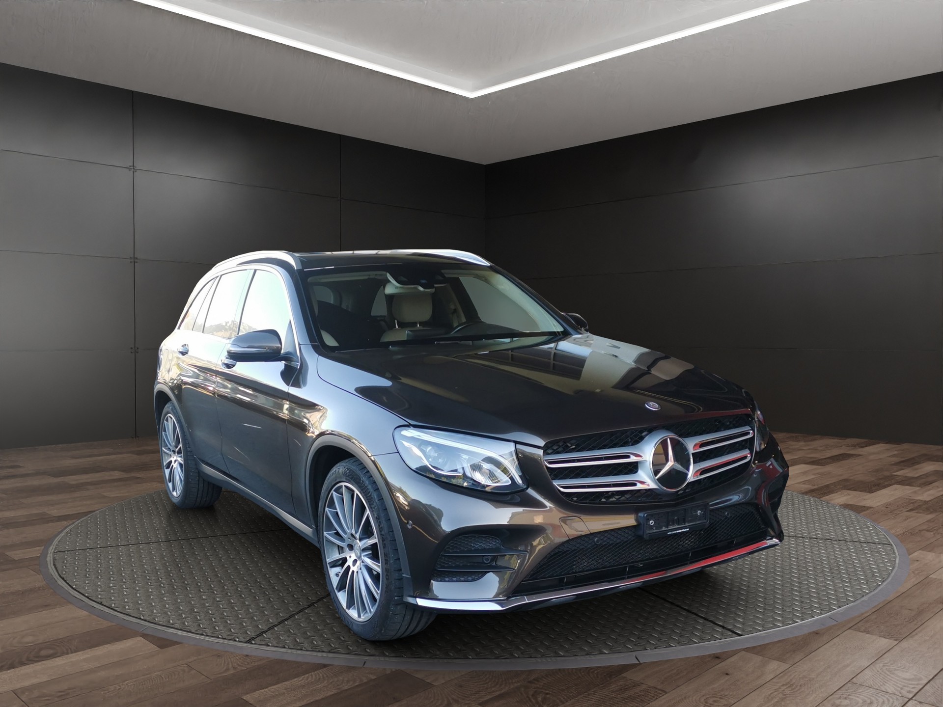 MERCEDES-BENZ GLC 250 AMG Line 4Matic 9G-Tronic-image-0
