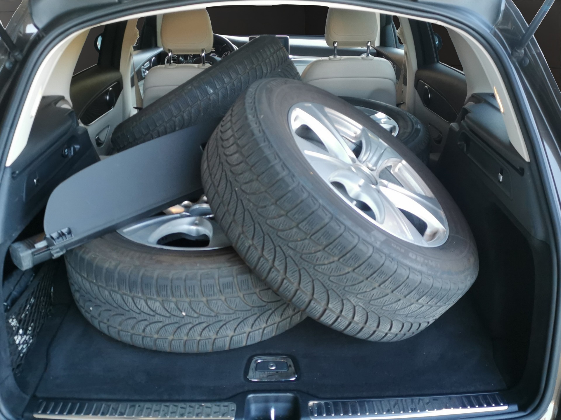 MERCEDES-BENZ GLC 250 AMG Line 4Matic 9G-Tronic-image-8