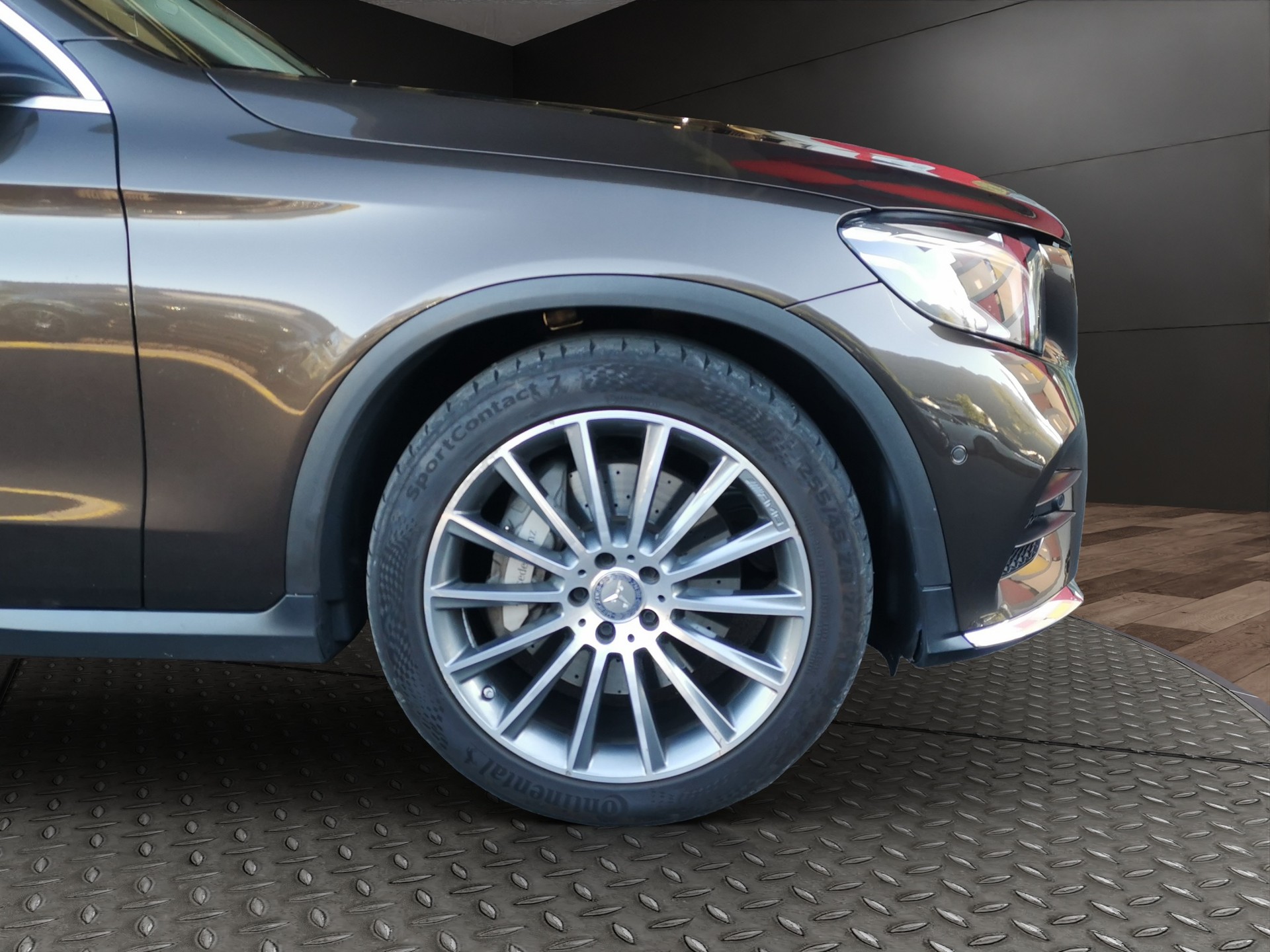 MERCEDES-BENZ GLC 250 AMG Line 4Matic 9G-Tronic-image-3