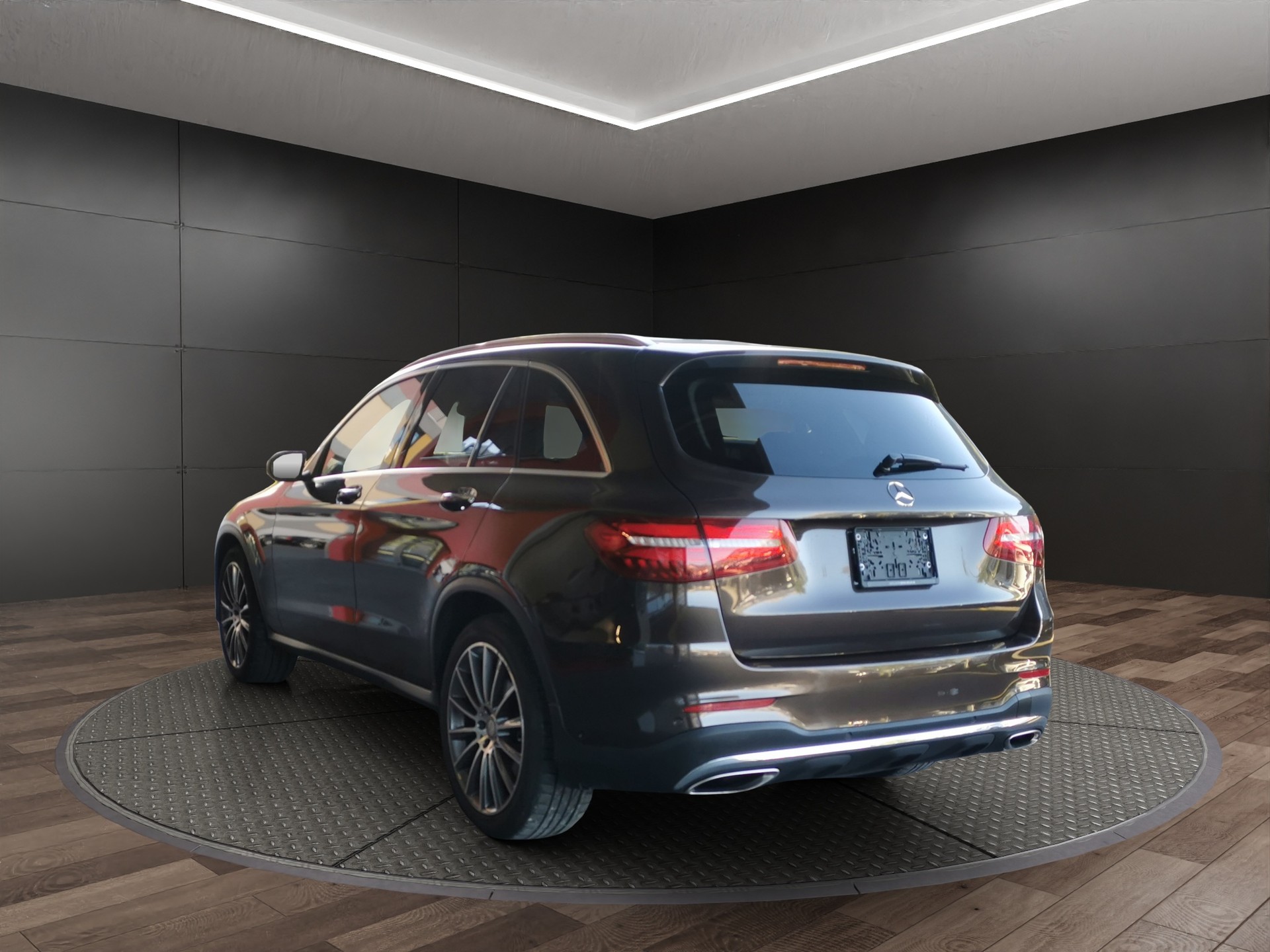 MERCEDES-BENZ GLC 250 AMG Line 4Matic 9G-Tronic-image-6