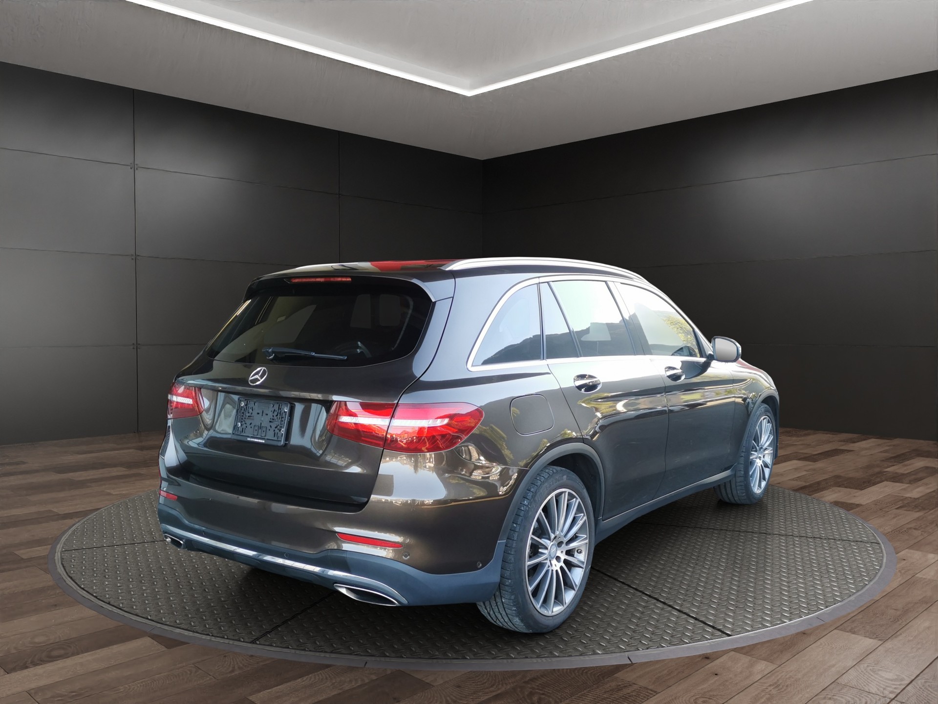 MERCEDES-BENZ GLC 250 AMG Line 4Matic 9G-Tronic-image-5