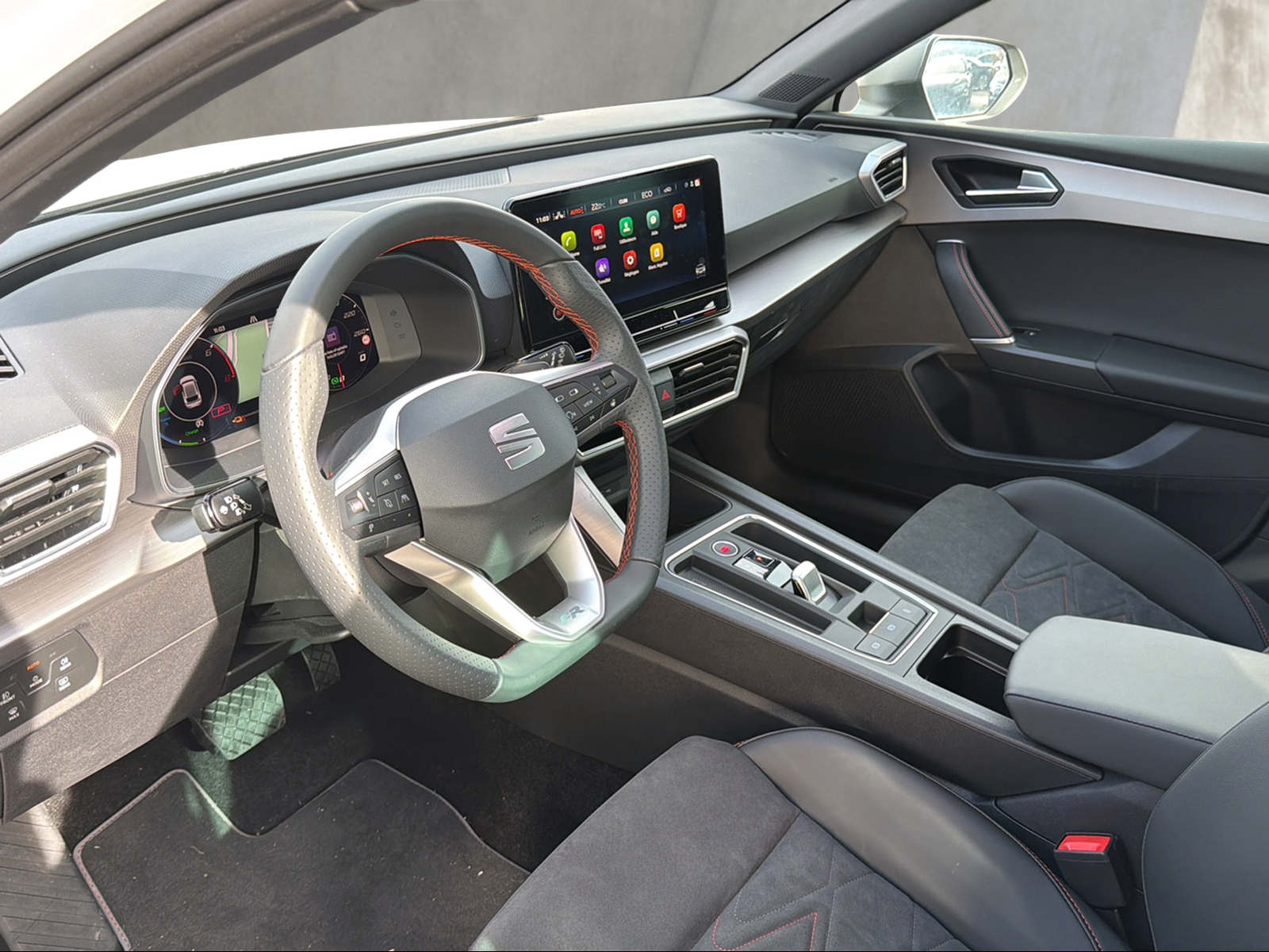 SEAT Leon 1.4 eHybrid pHEV DSG Hola FR-image-2